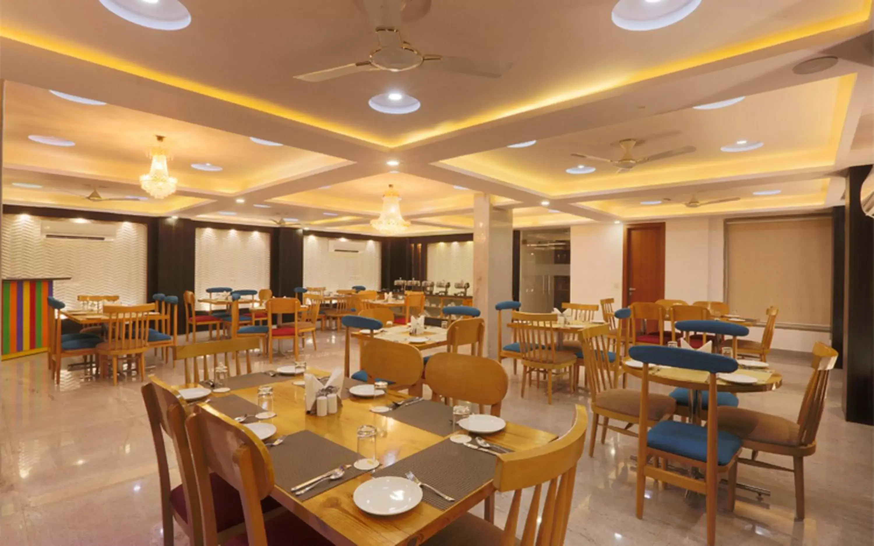 Restaurant/Places to Eat in Hotel Arch - Near Aerocity New Delhi