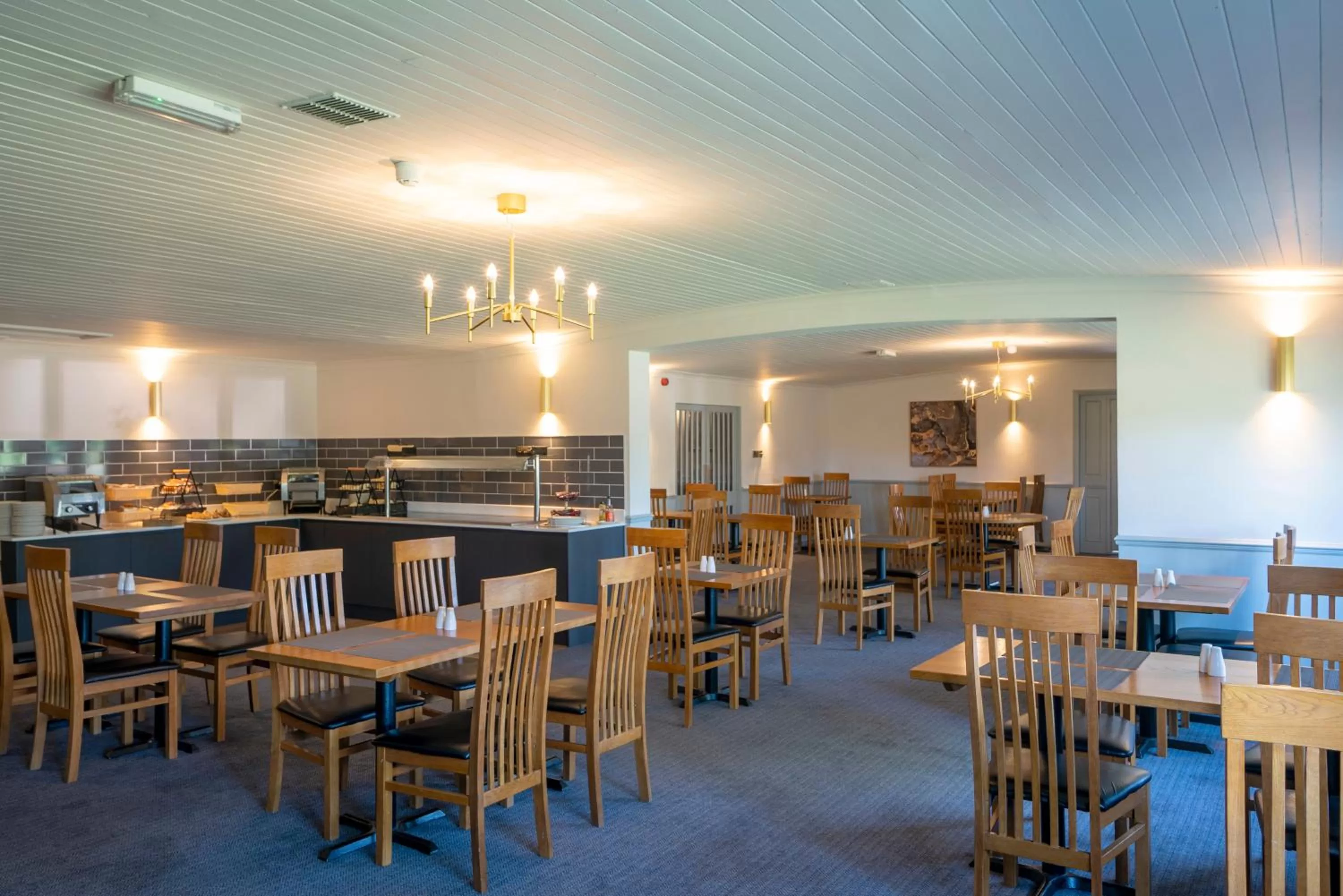 Restaurant/places to eat in Beaufort Park Hotel