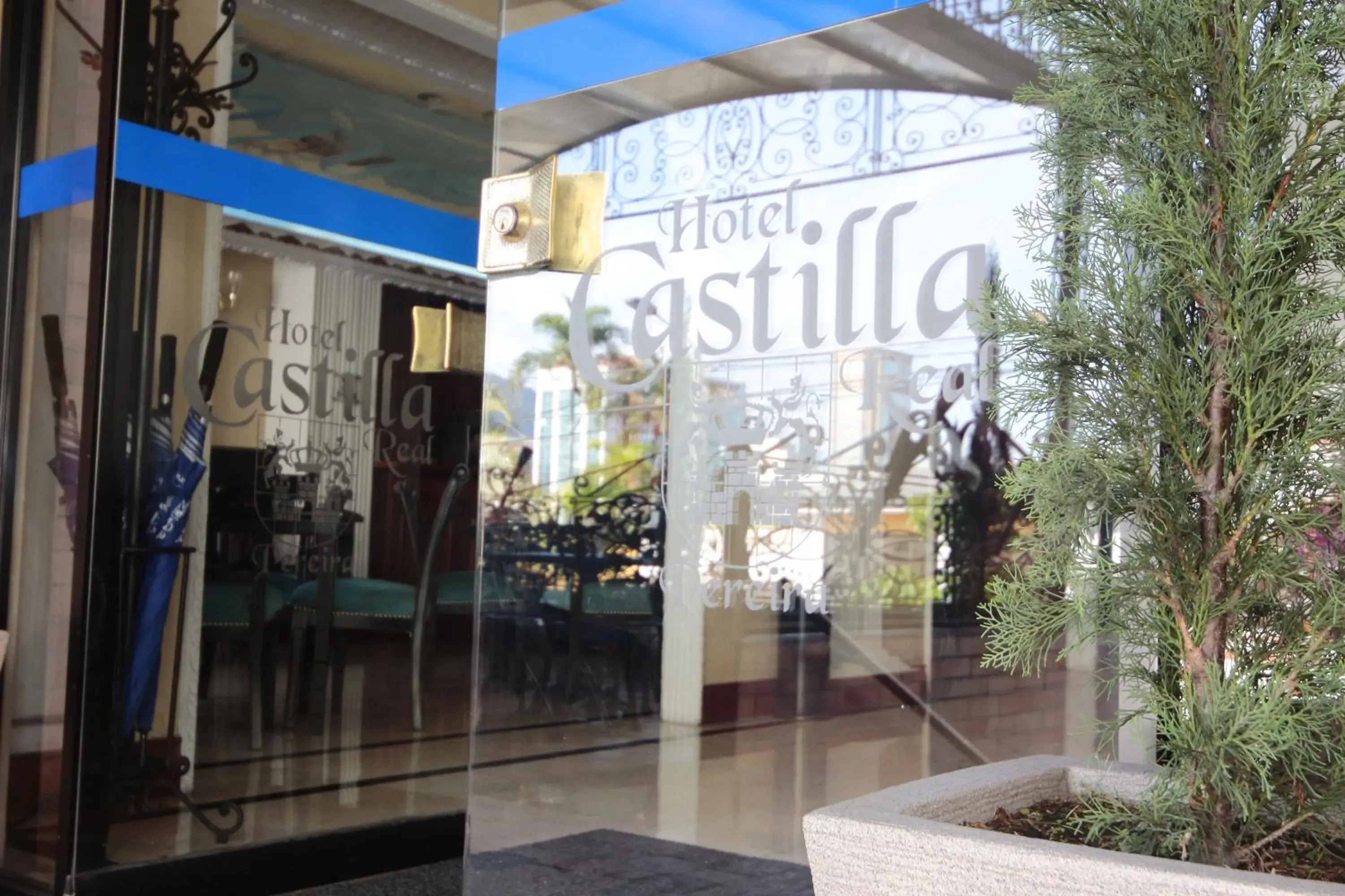 Facade/entrance in Hotel Castilla Real