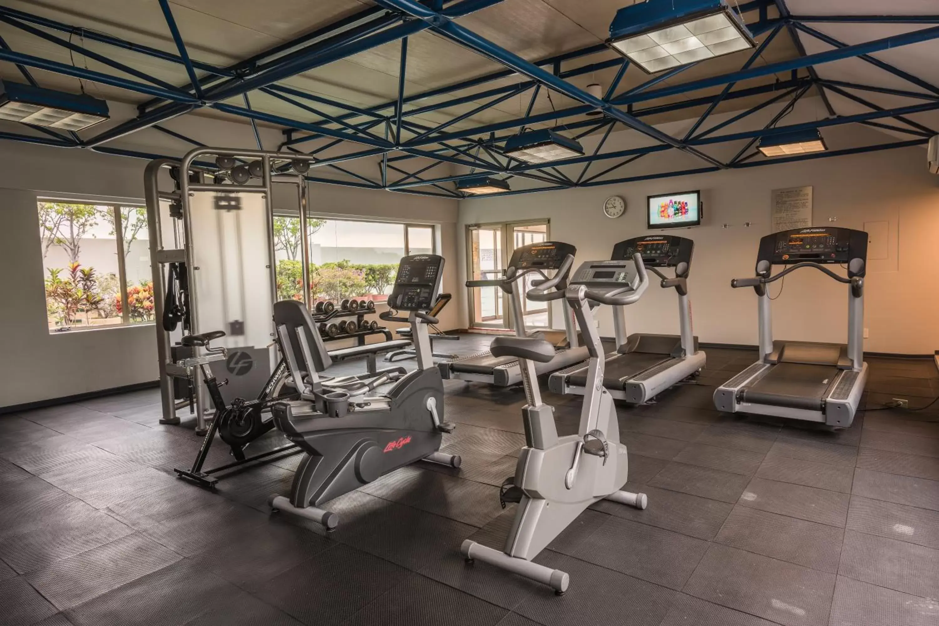 Fitness centre/facilities in Holiday Inn Guadalajara Select by IHG Fitness centre/facilities in Holiday Inn Guadalajara Select by IHG