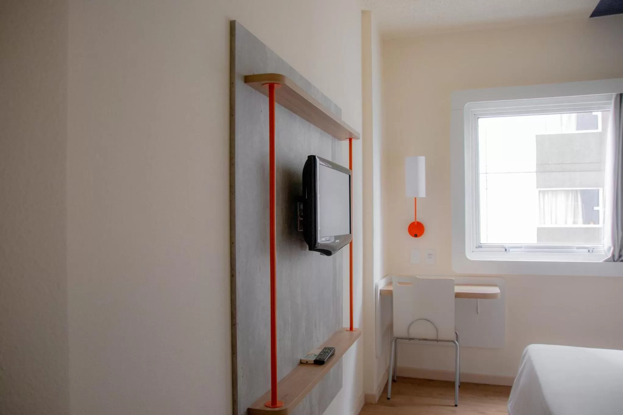 TV and multimedia in ibis budget Tambore