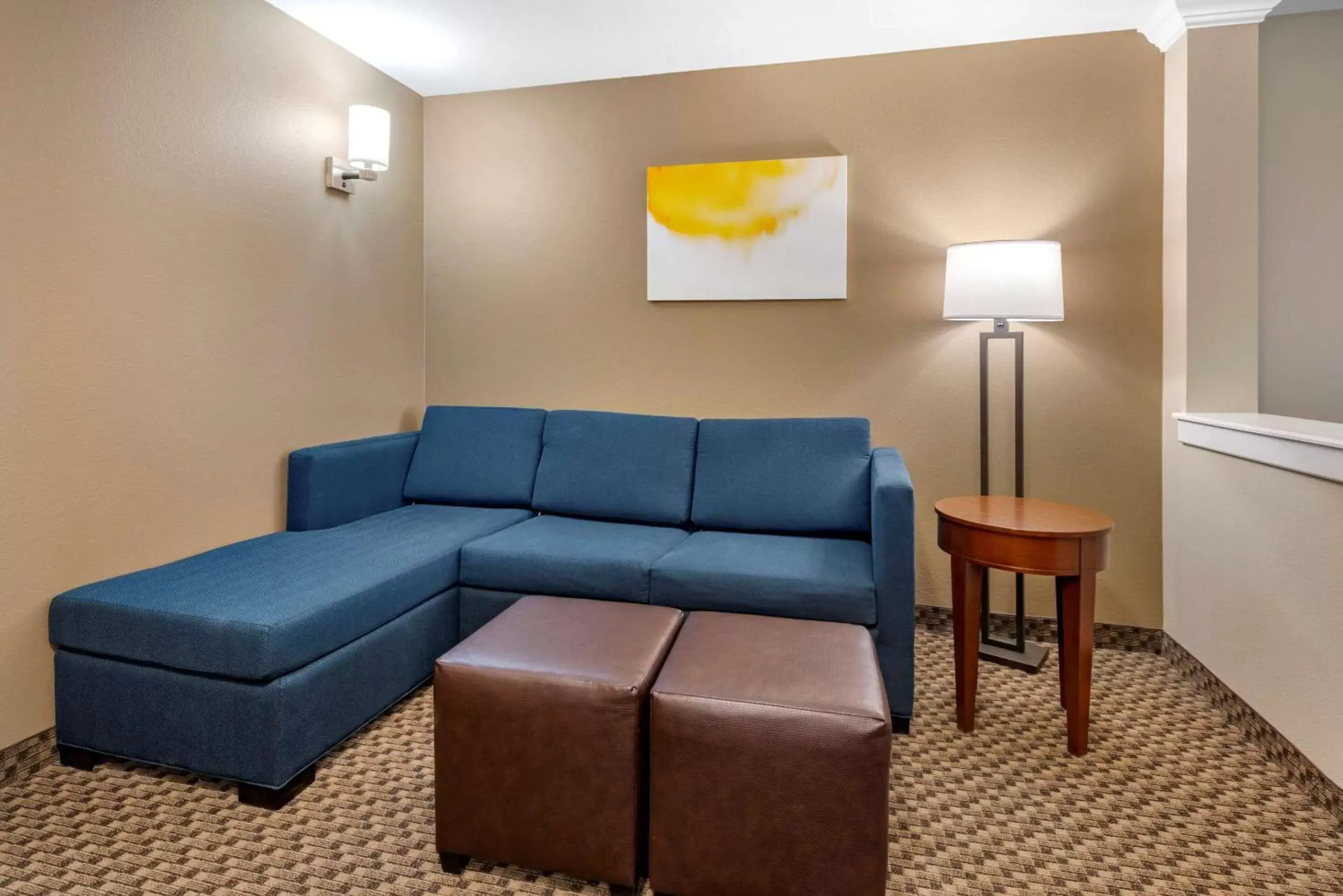 Bedroom, Seating Area in Comfort Suites Broomfield-Boulder/Interlocken