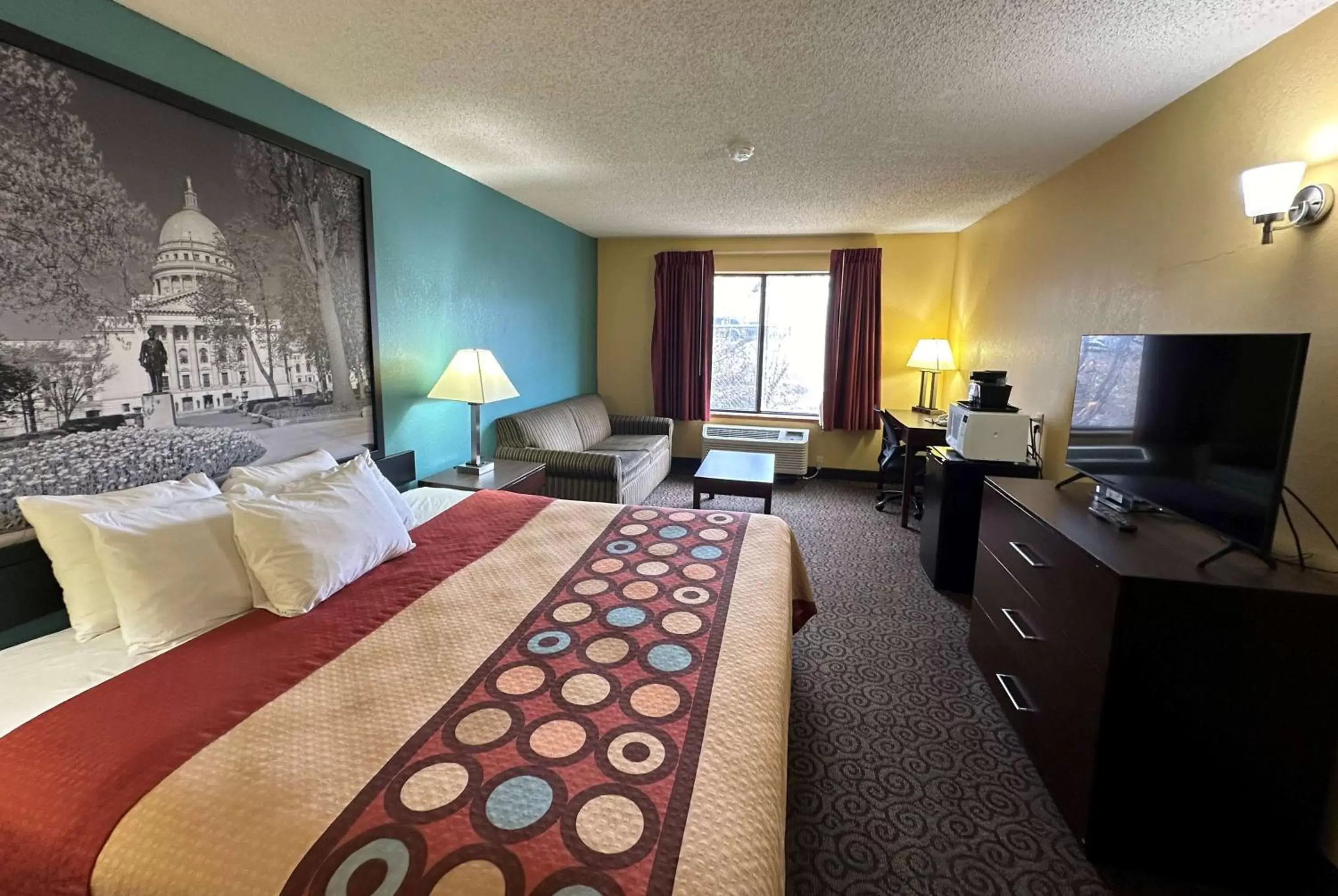 Photo of the whole room, Bed in Super 8 by Wyndham Appleton Photo of the whole room, Bed in Super 8 by Wyndham Appleton