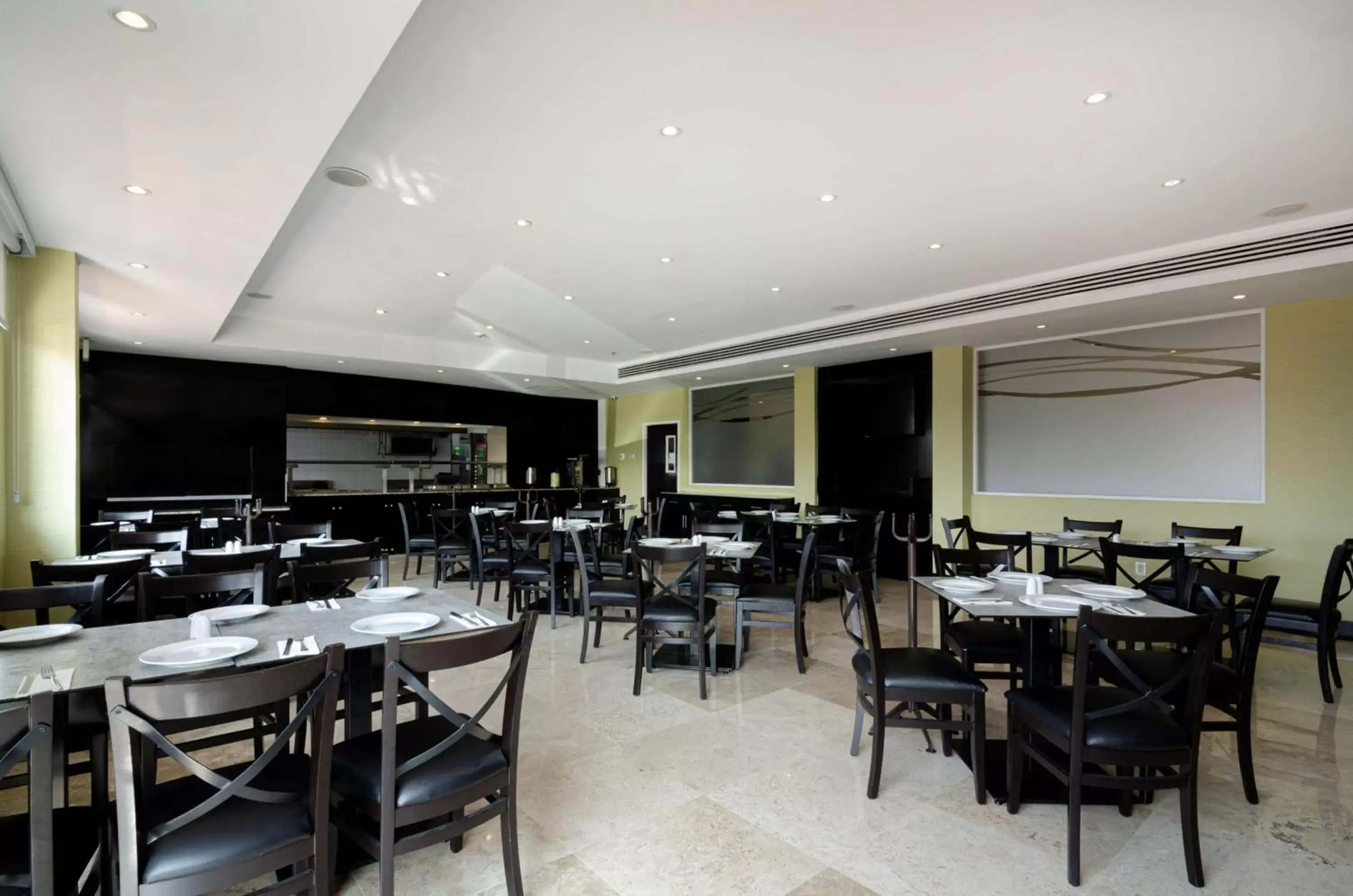Restaurant/Places to Eat in DoubleTree by Hilton Queretaro