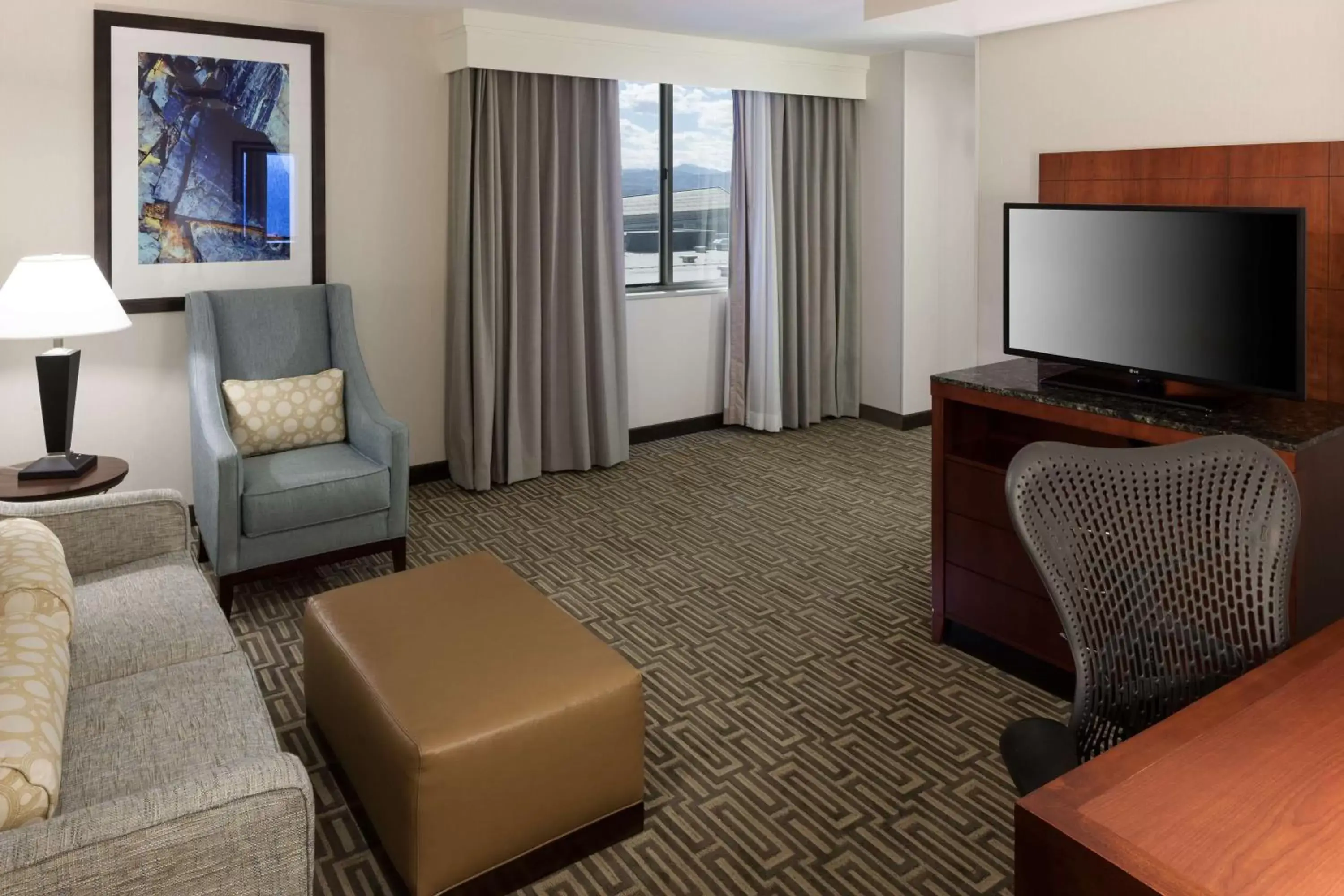 Bedroom, Seating Area in Hilton Garden Inn Denver Downtown