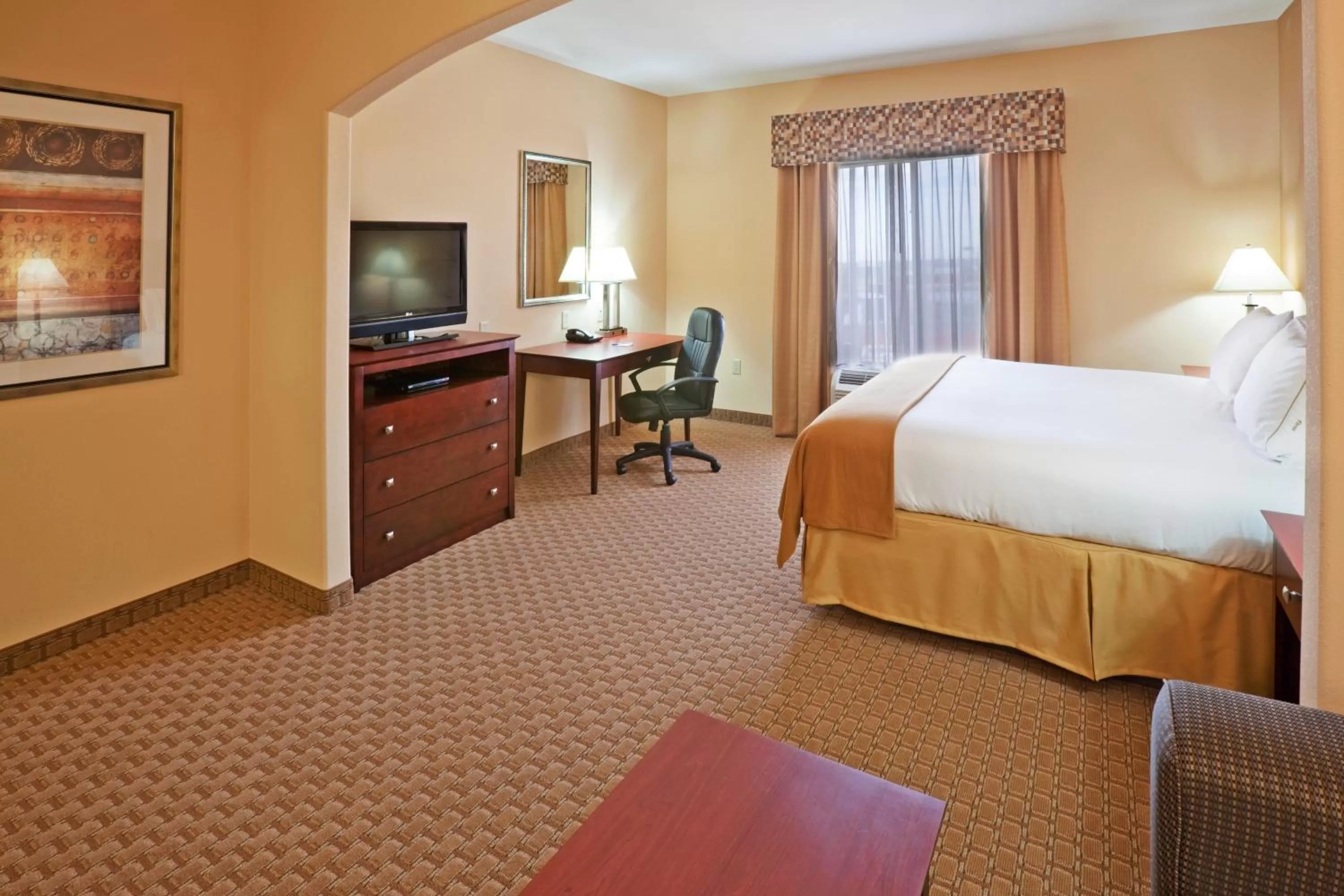 Photo of the whole room, Bed in Holiday Inn Express Guymon by IHG