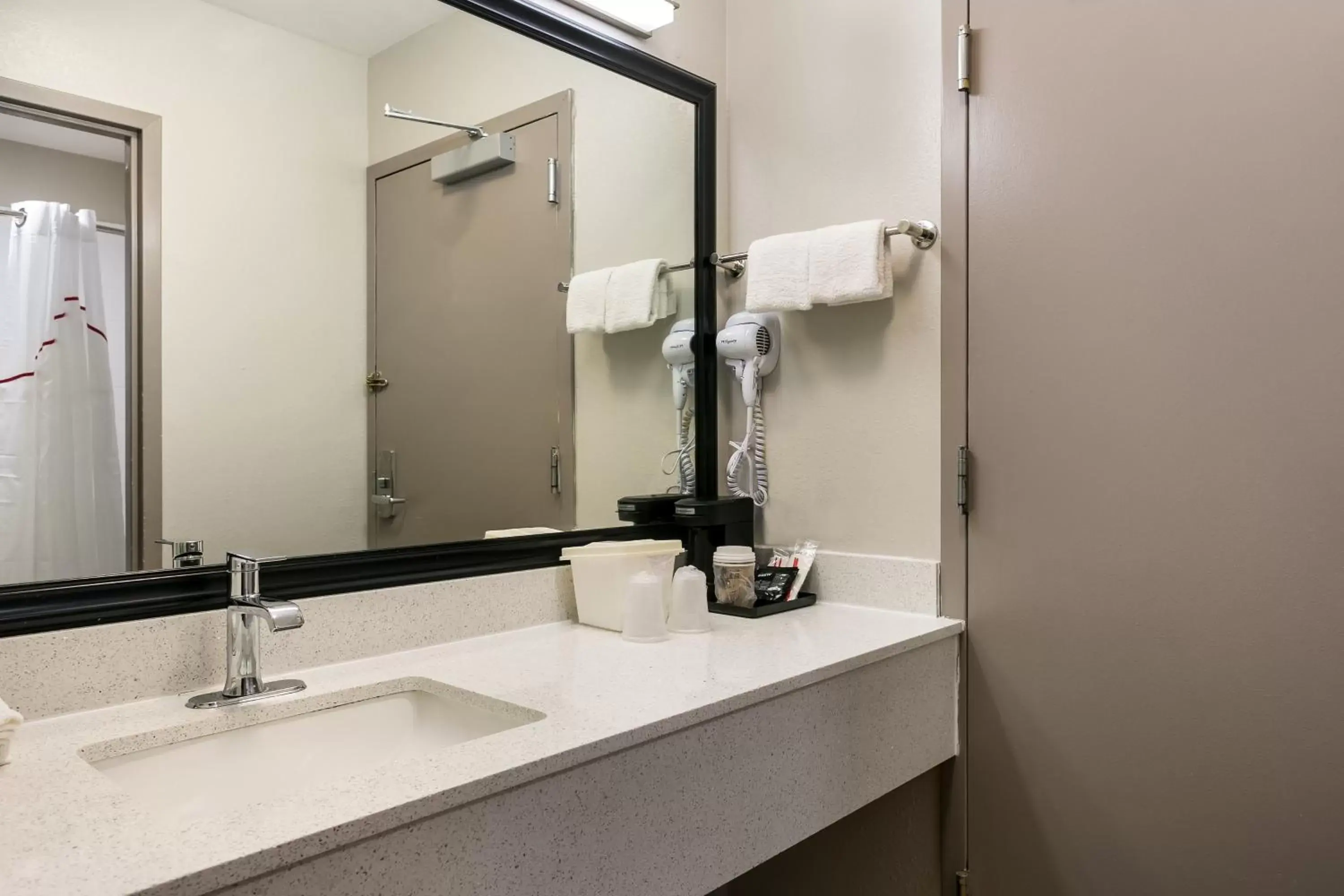 Bathroom in Red Roof Inn Denver