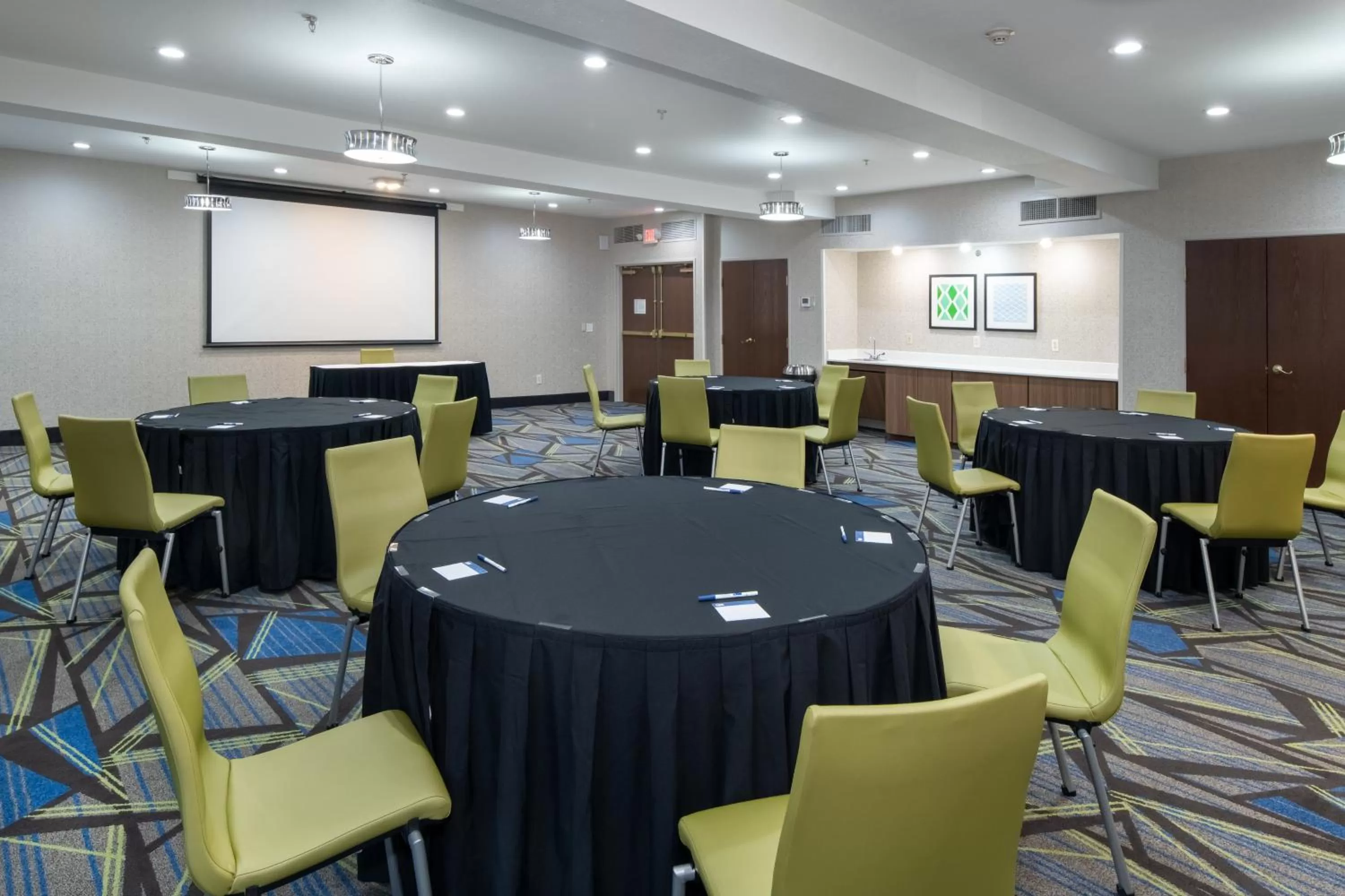 Meeting/conference room in Holiday Inn Express Arlington Interstate 20 Parks Mall by IHG