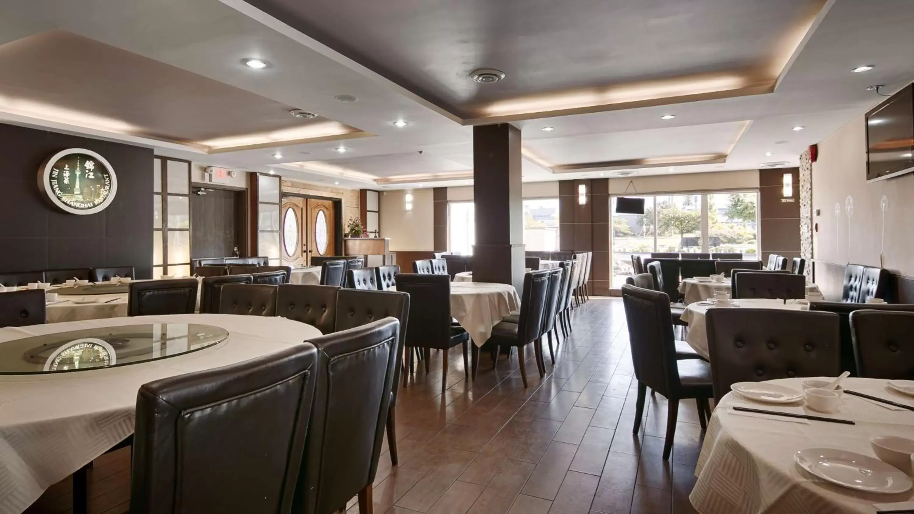 Restaurant/places to eat in Best Western PLUS Burnaby Hotel