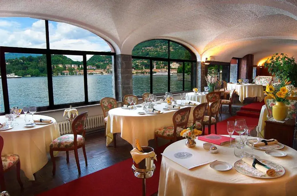 Restaurant/Places to Eat in Il Porticciolo