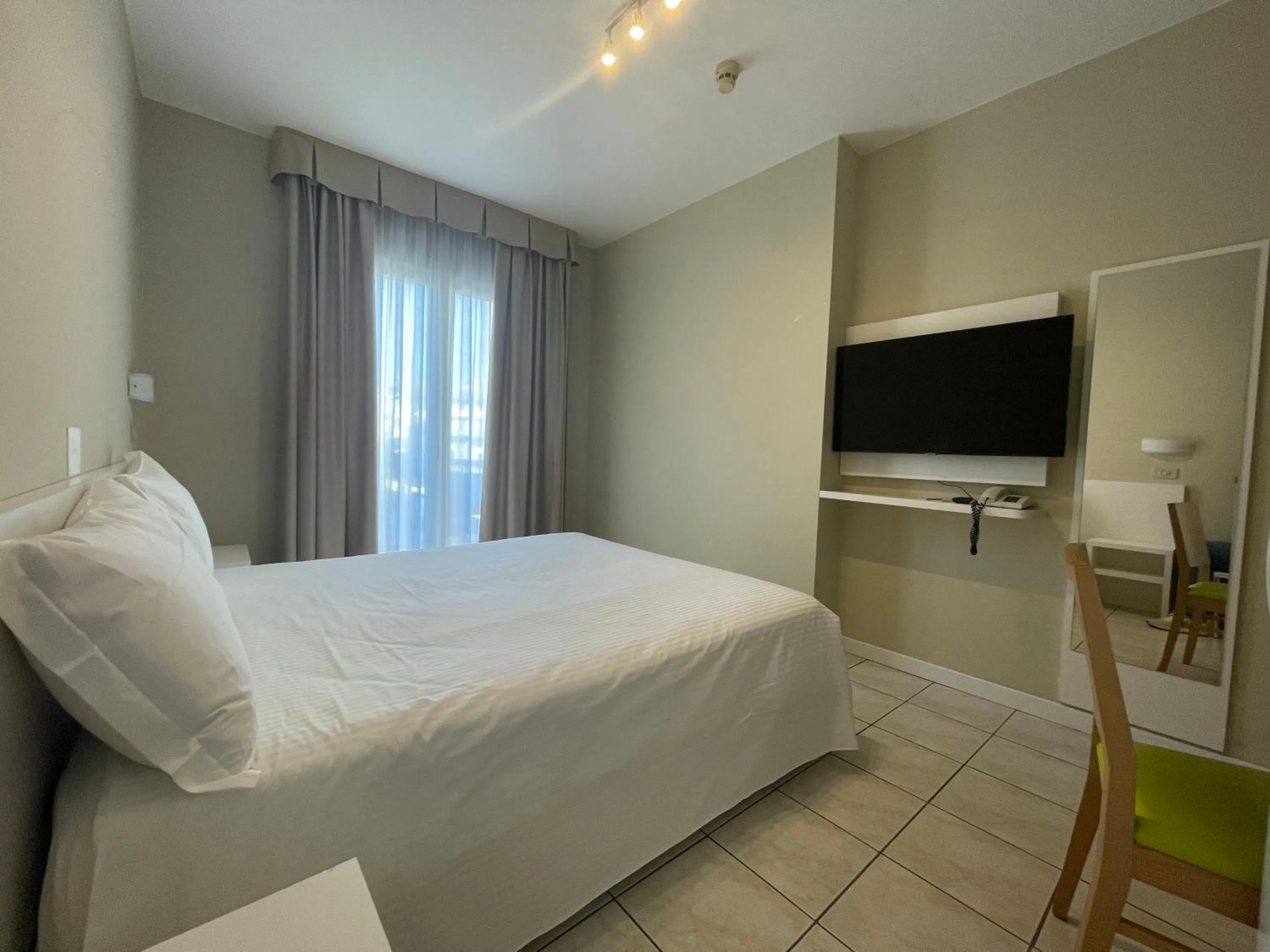 Standard Double Room in Hotel Athena