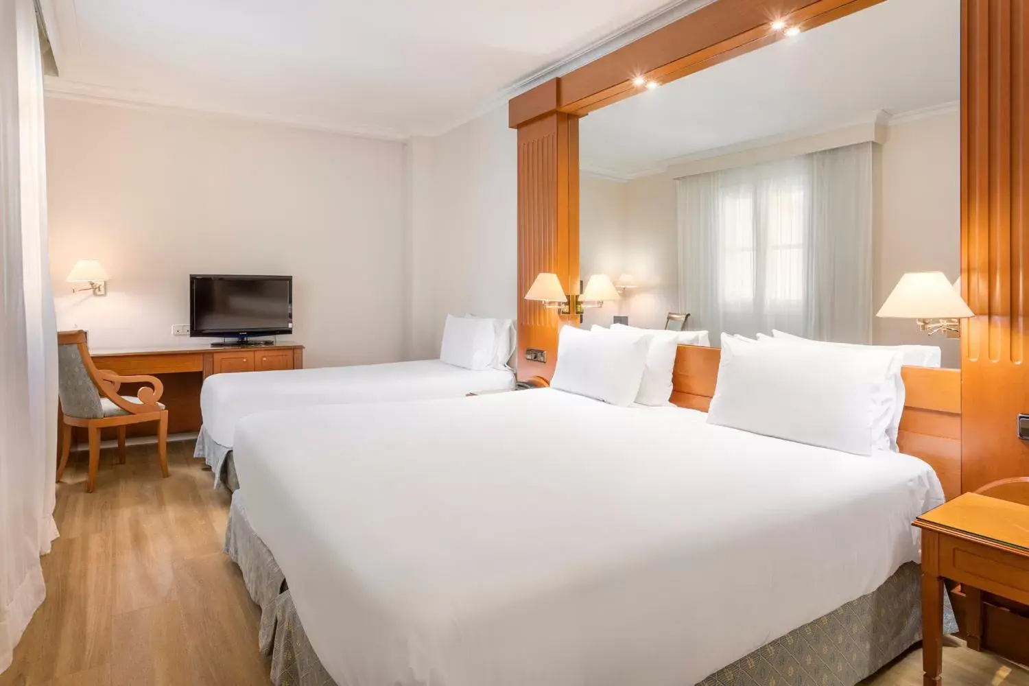 Bedroom, Bed in Exe Sevilla Macarena
