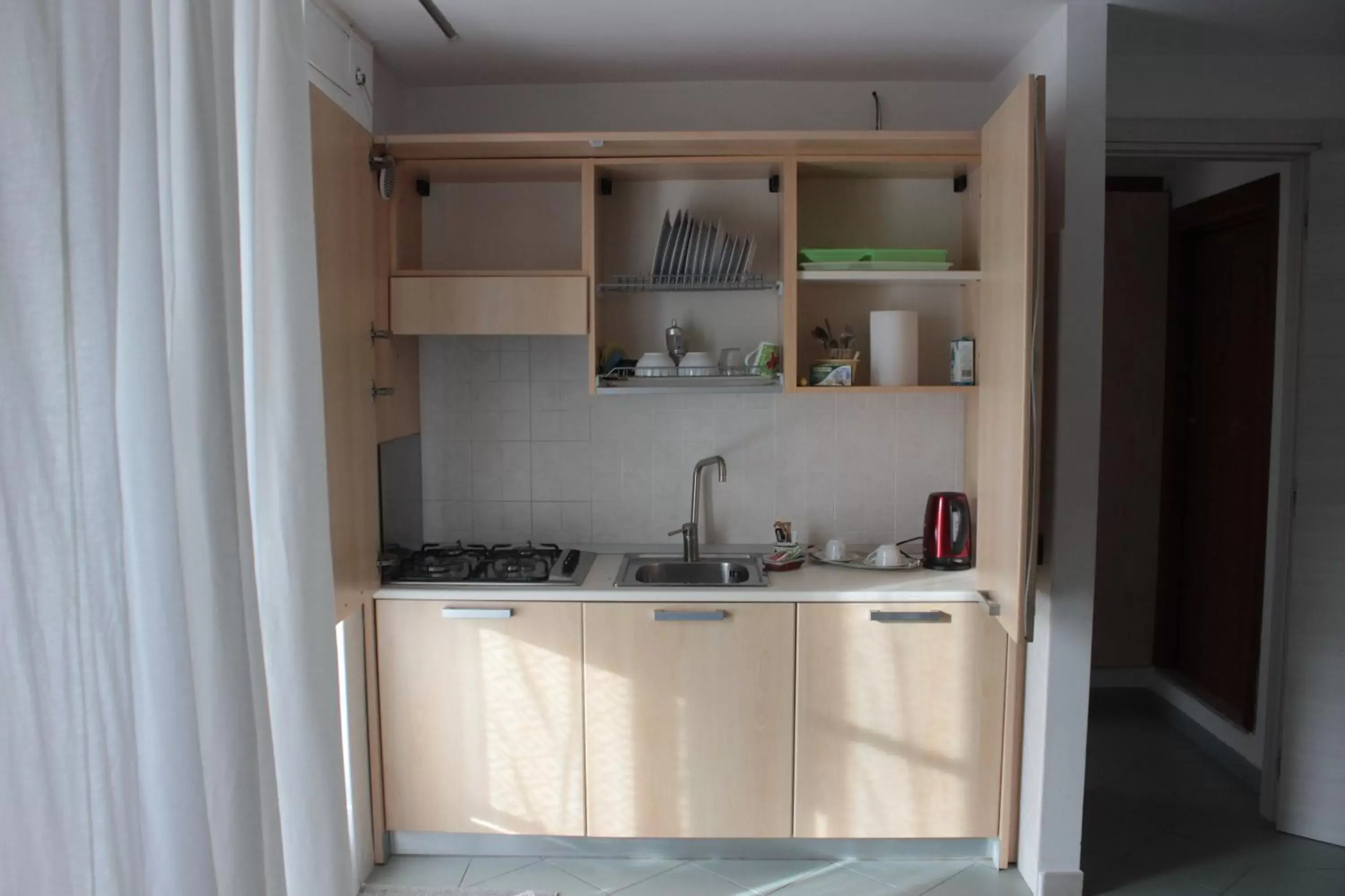 Photo of the whole room, Kitchen/Kitchenette in Le Sorbole