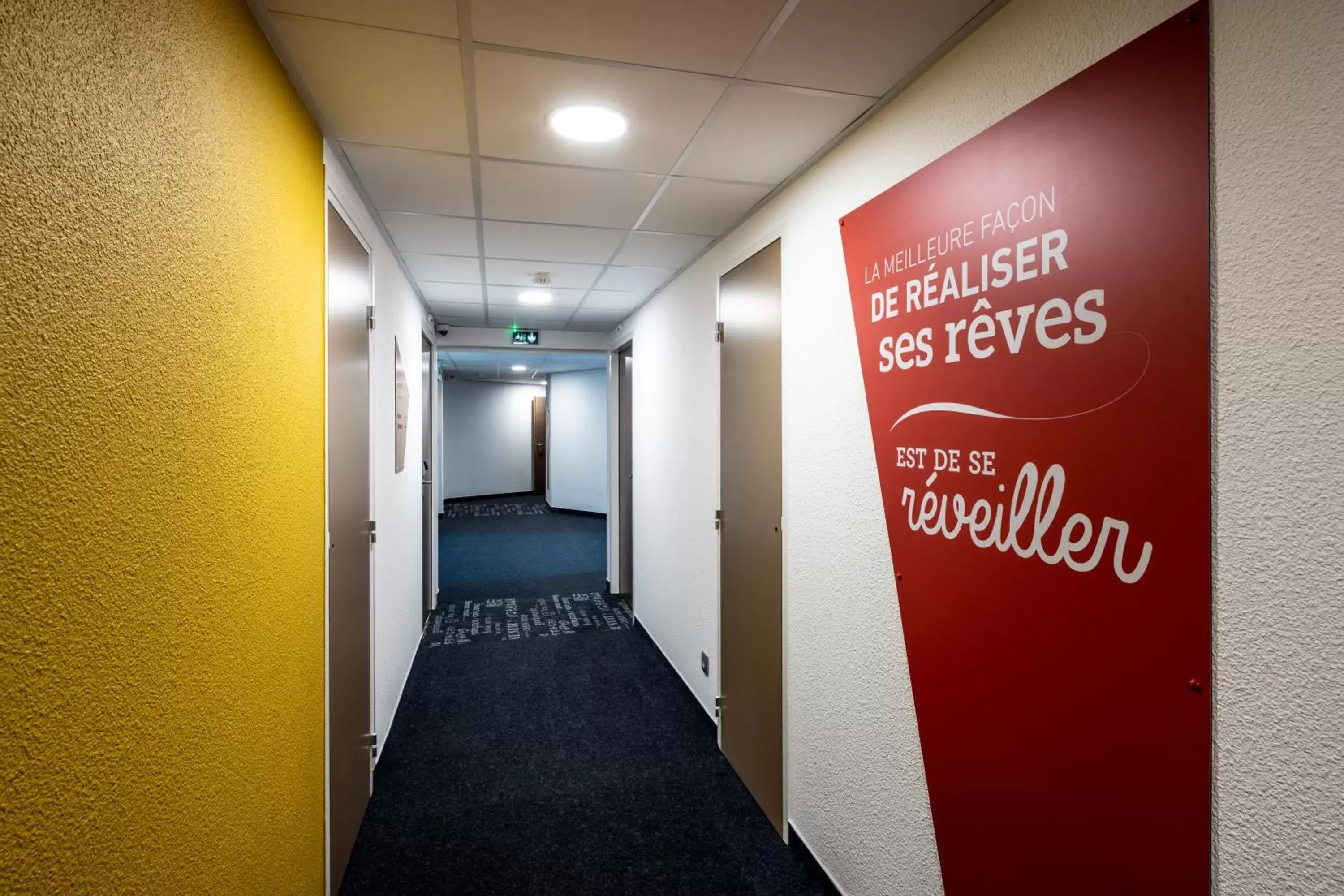 Facade/entrance in B&B HOTEL Romilly-sur-Seine