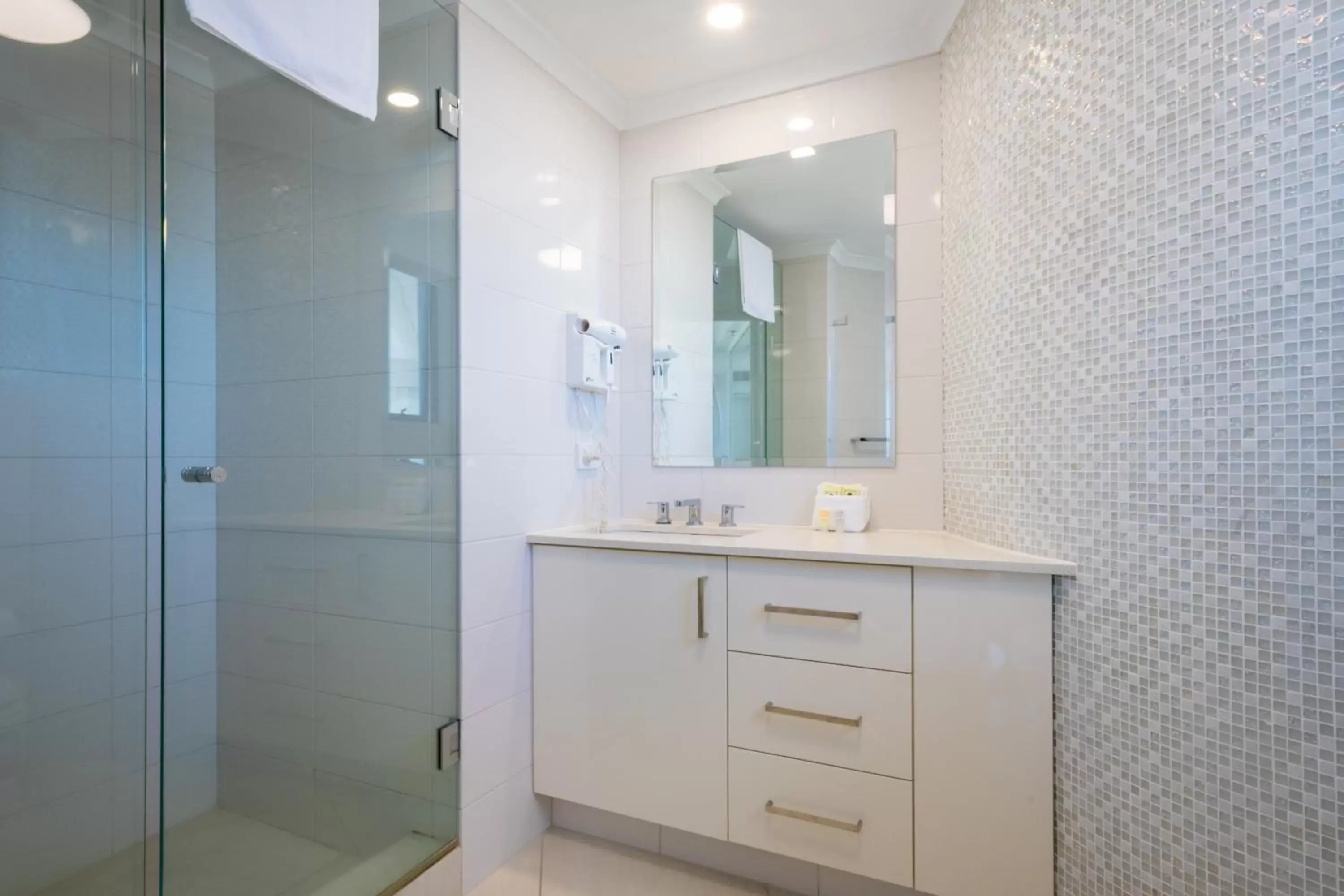 Shower, Bathroom in Aegean Resort Apartments