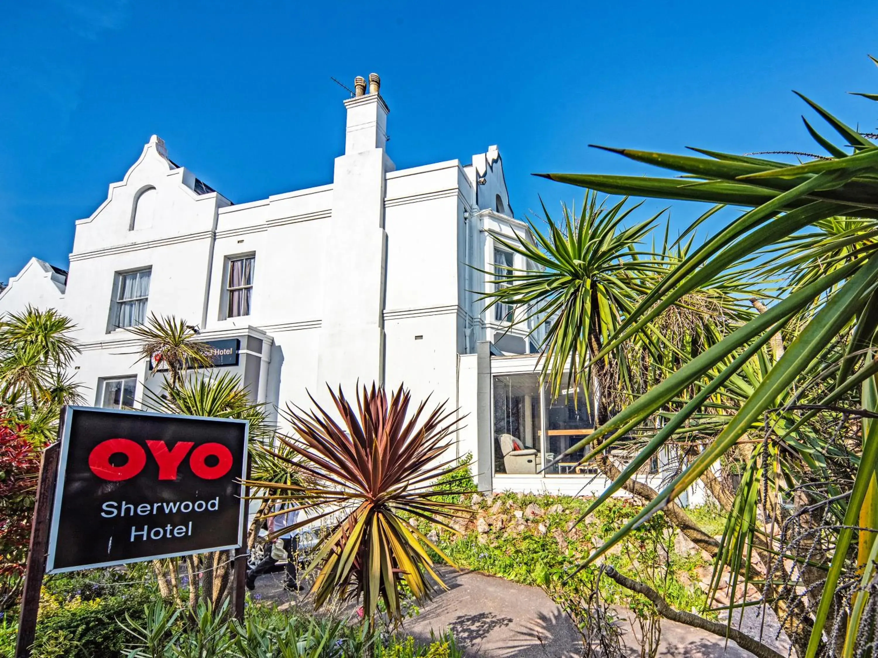 Property Building in The Sherwood Palm Hotel, Torquay Beach