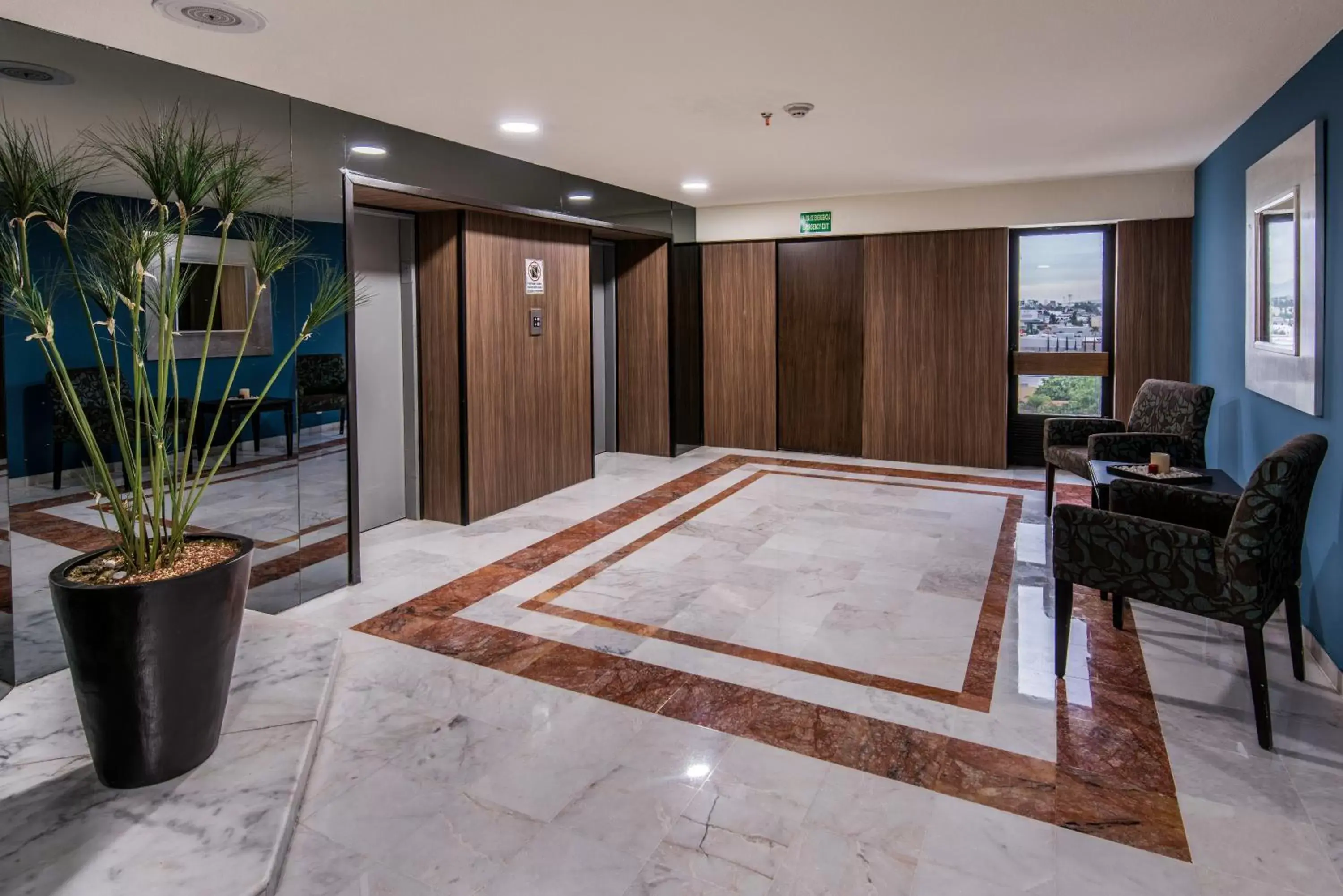 Decorative detail, Lobby/Reception in Holiday Inn Guadalajara Expo Plaza del Sol, an IHG Hotel