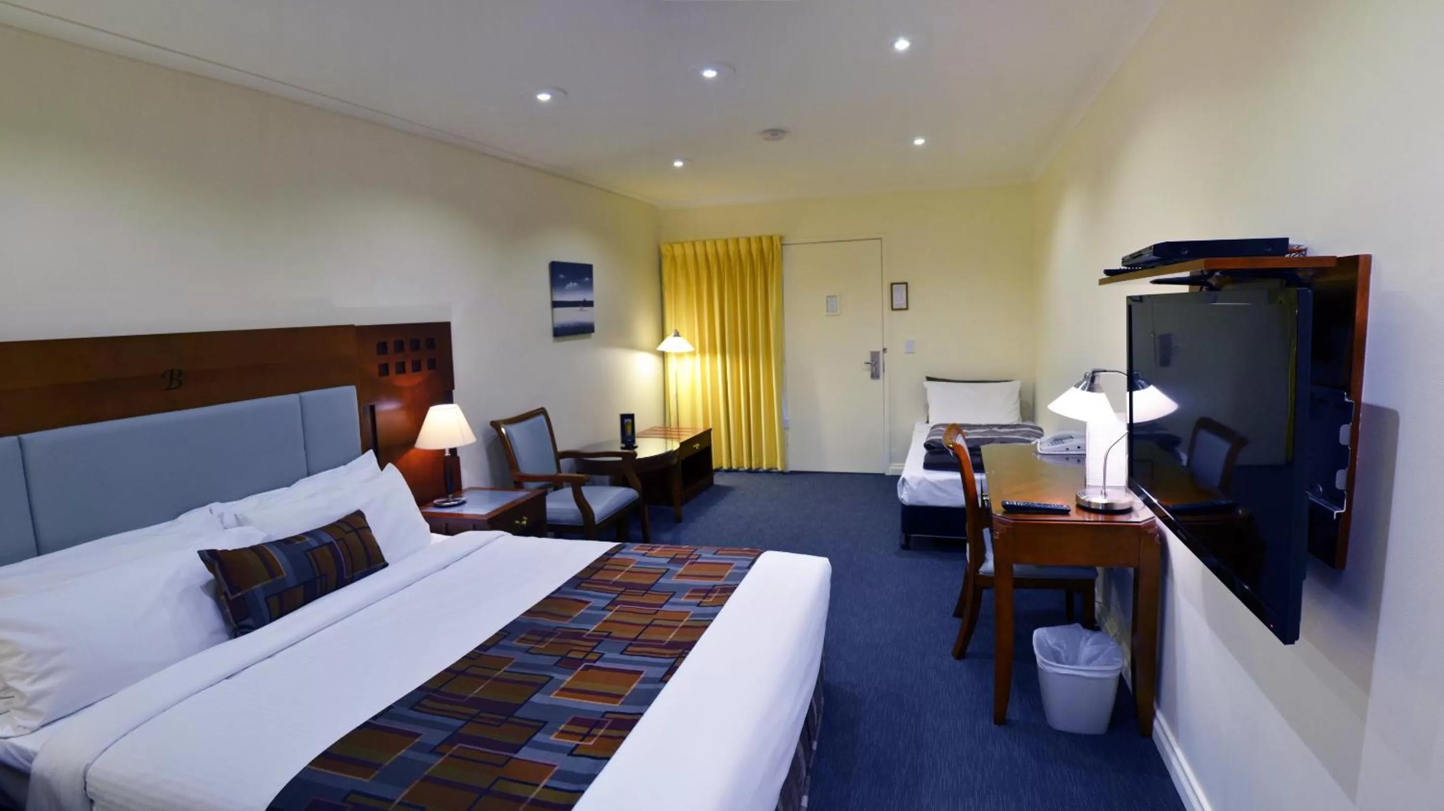 Bed in Best Western Plus Buckingham International