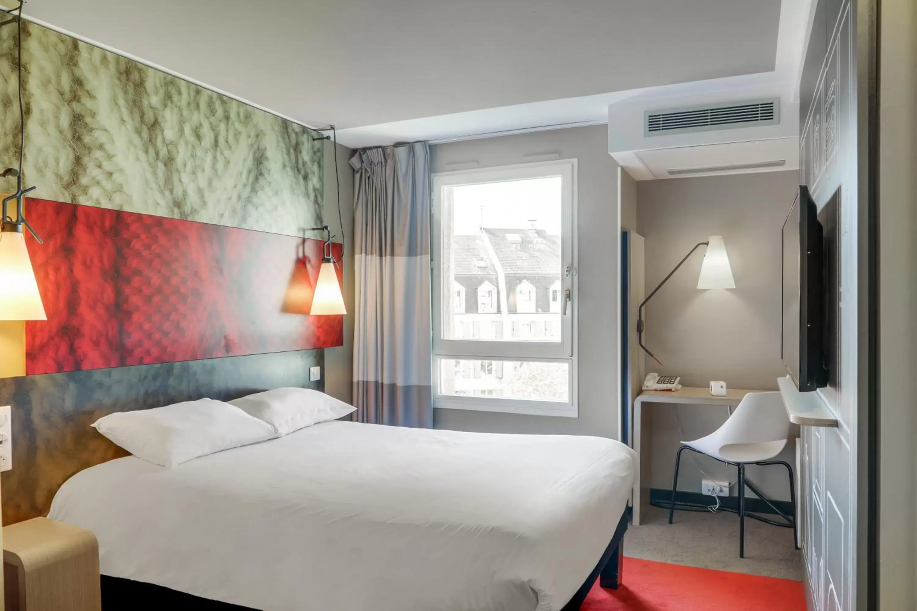 Bedroom, Bed in ibis Paris Rueil Malmaison