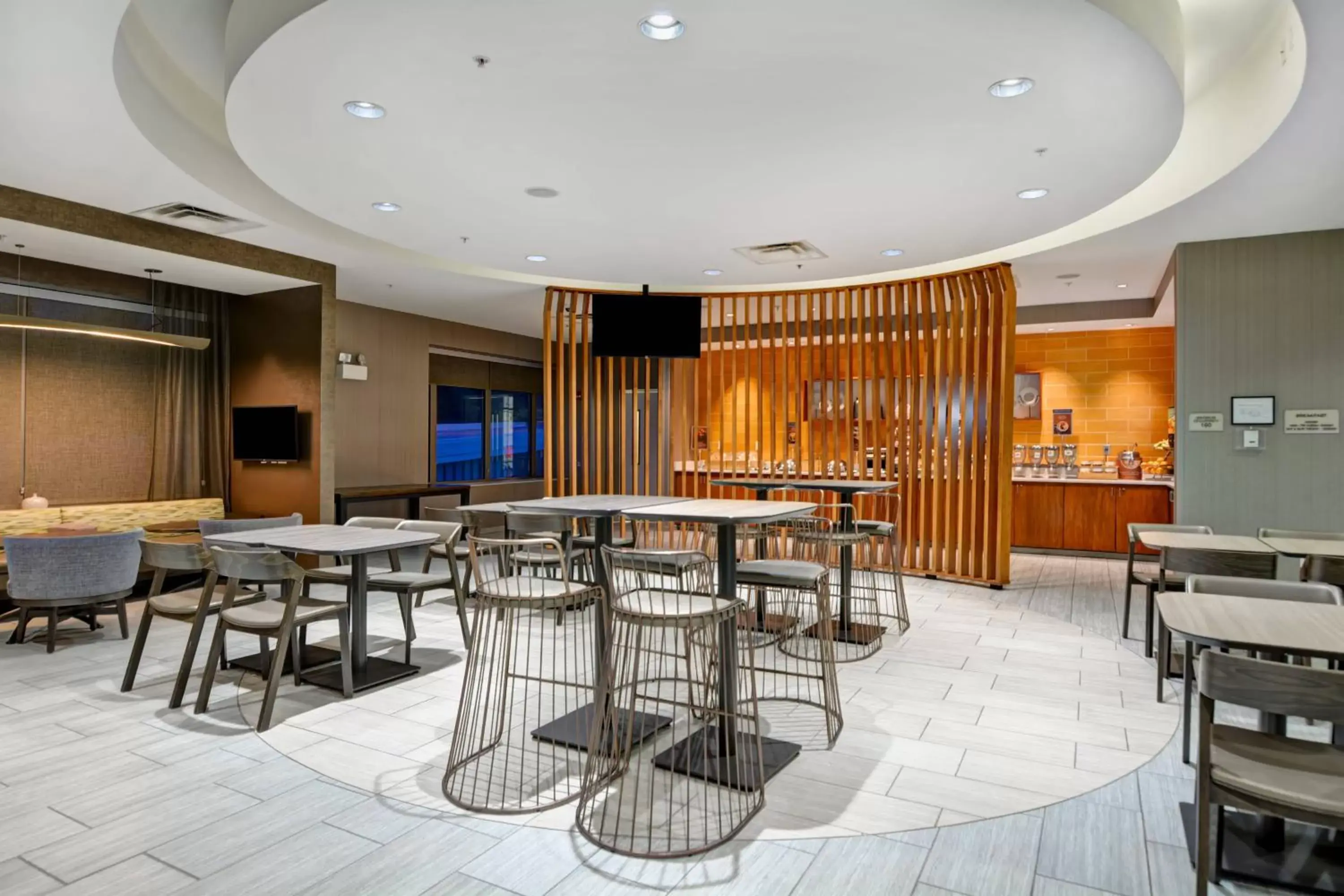 Breakfast, Restaurant/Places to Eat in SpringHill Suites by Marriott Cincinnati Midtown
