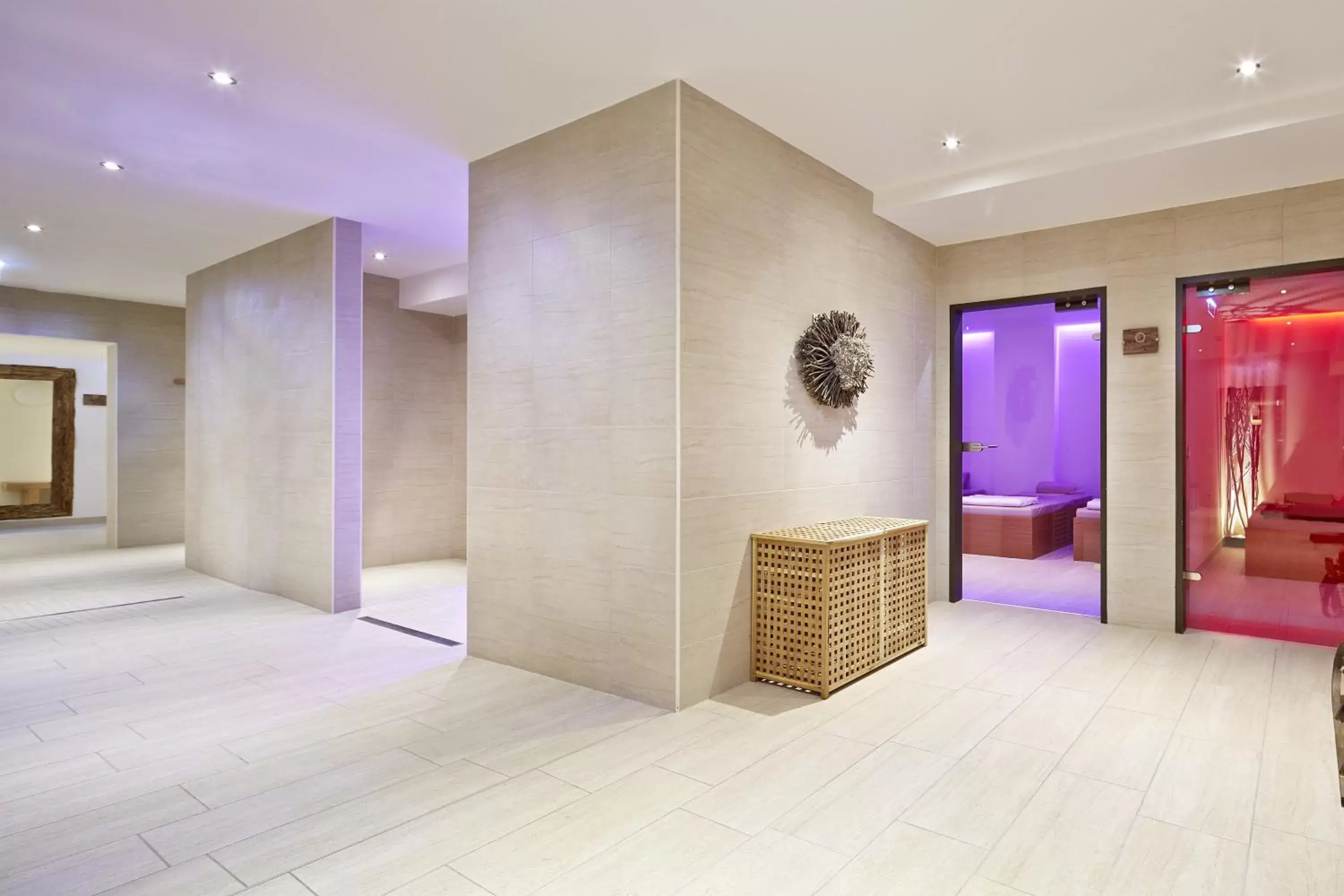 Spa and wellness centre/facilities, Bathroom in Das Alpenhaus Kaprun