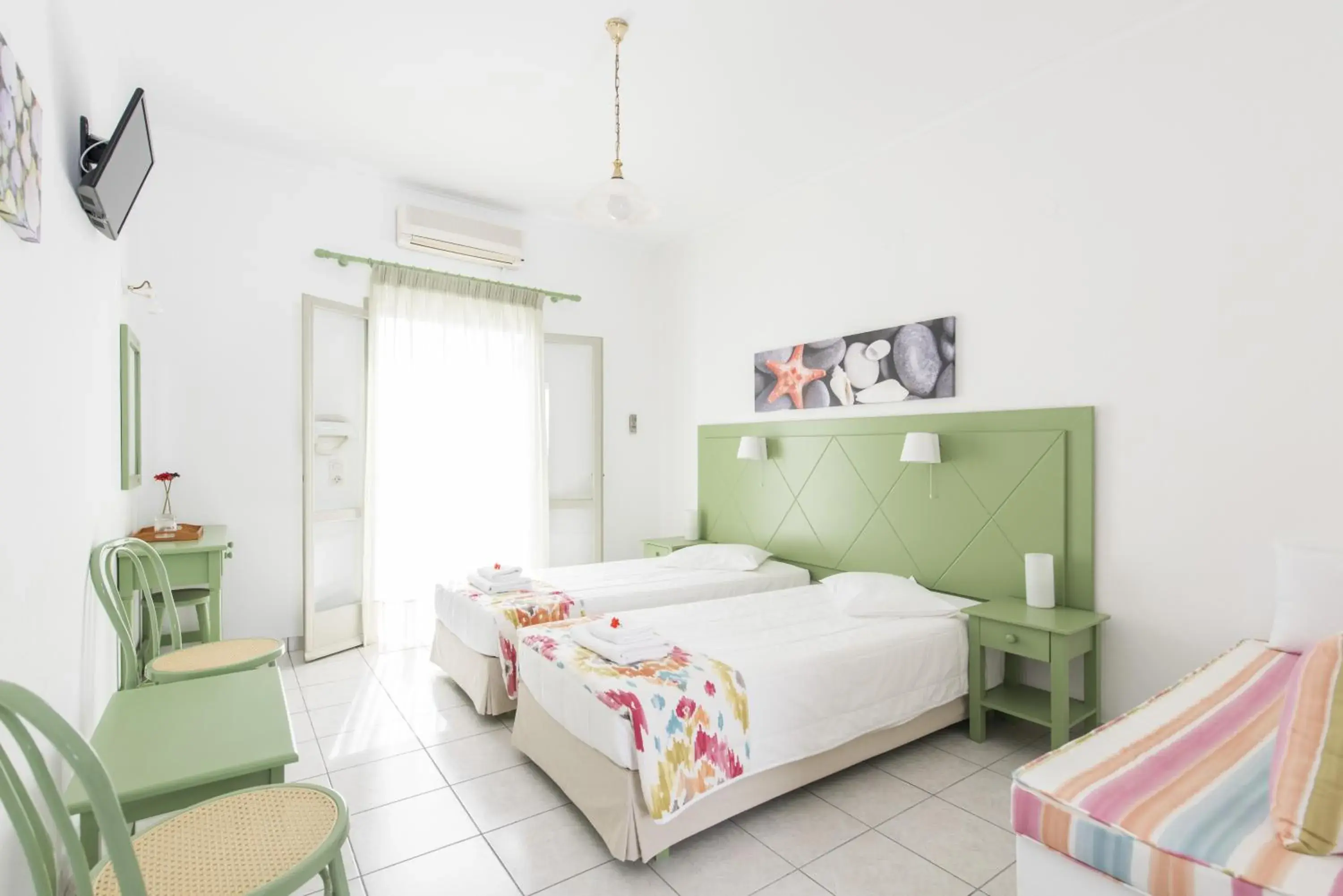 Double or Twin Room in Nissos Thira