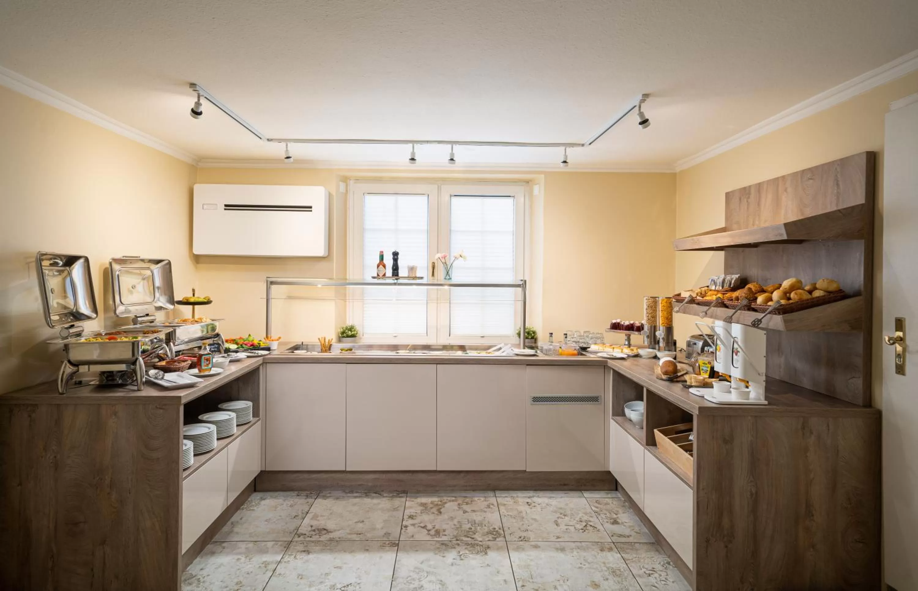 Buffet breakfast in Arthotel ANA Liberty Bremen City