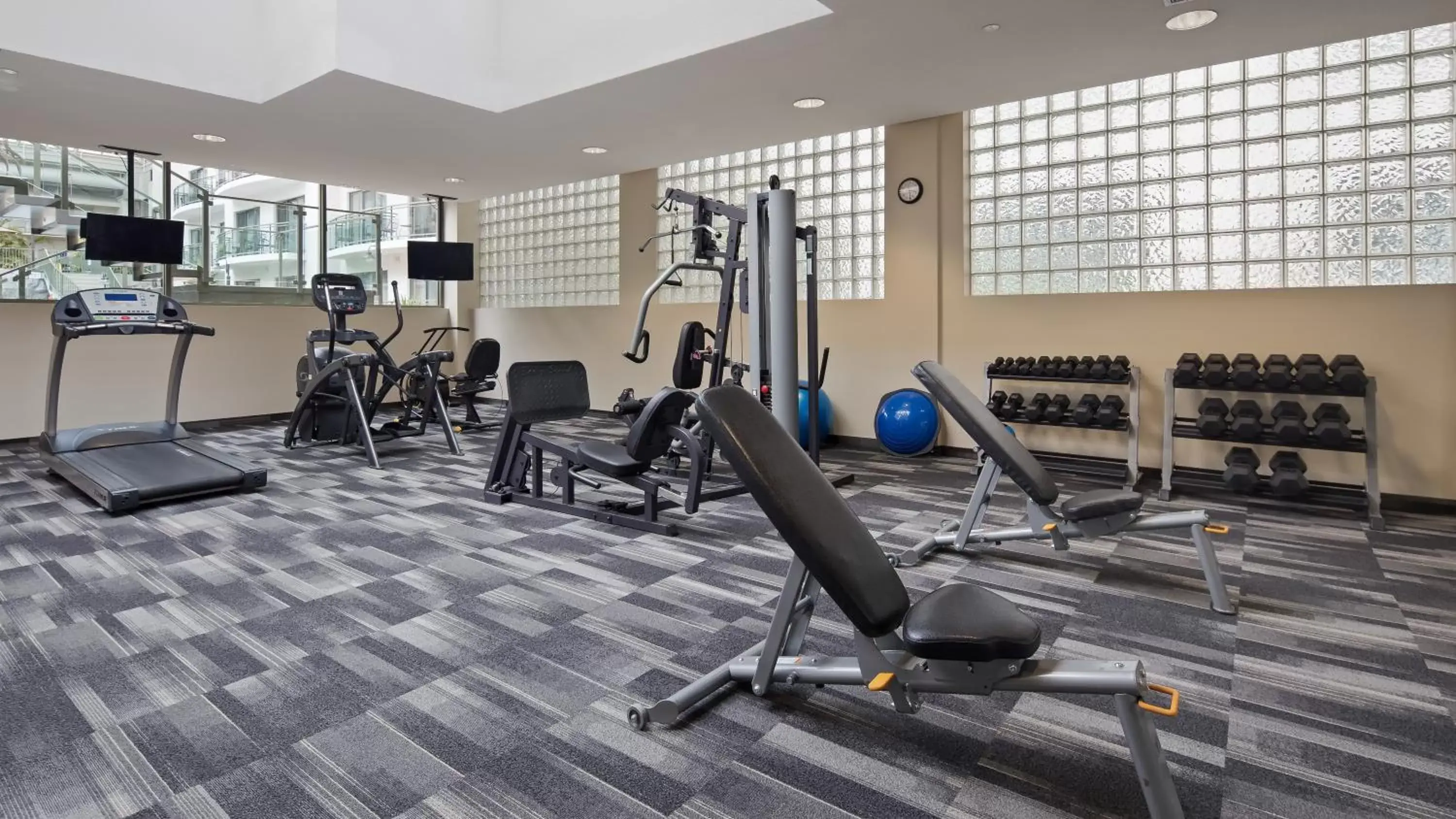 Fitness centre/facilities, Fitness Center/Facilities in Best Western Plus Lamplighter Inn & Conference Centre