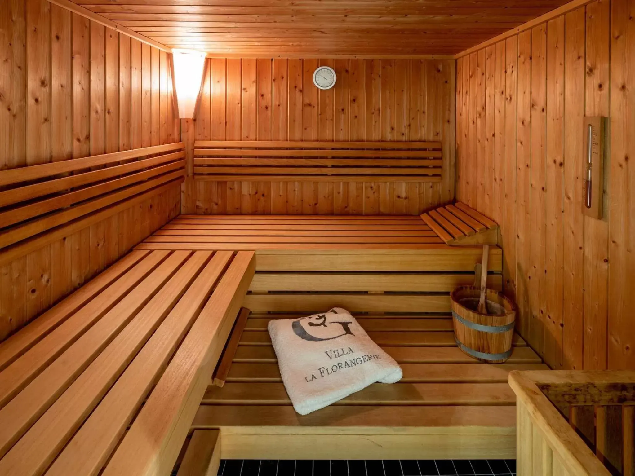 Sauna in Garrigae Villa La Florangerie - Hôtel - Piscine & SPA inclus