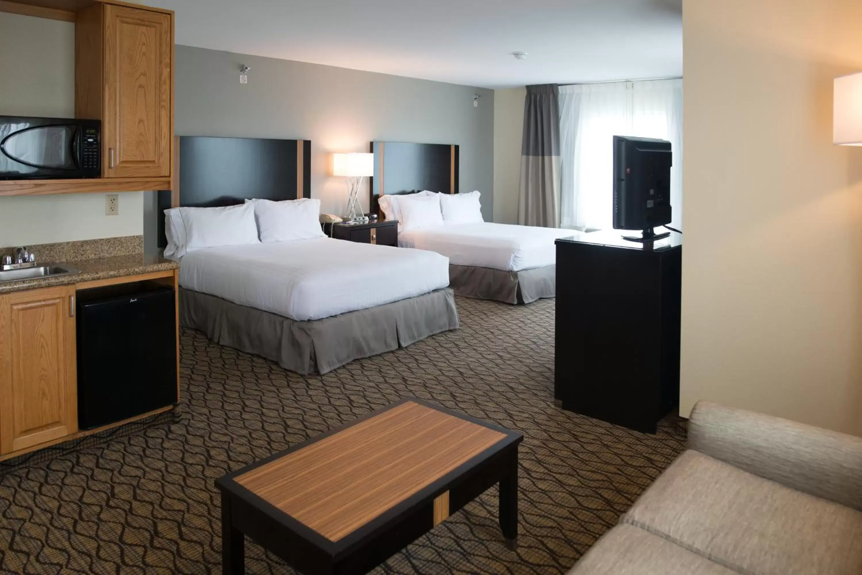 Photo of the whole room, Bed in Holiday Inn Express Hotel & Suites Chanhassen, an IHG Hotel