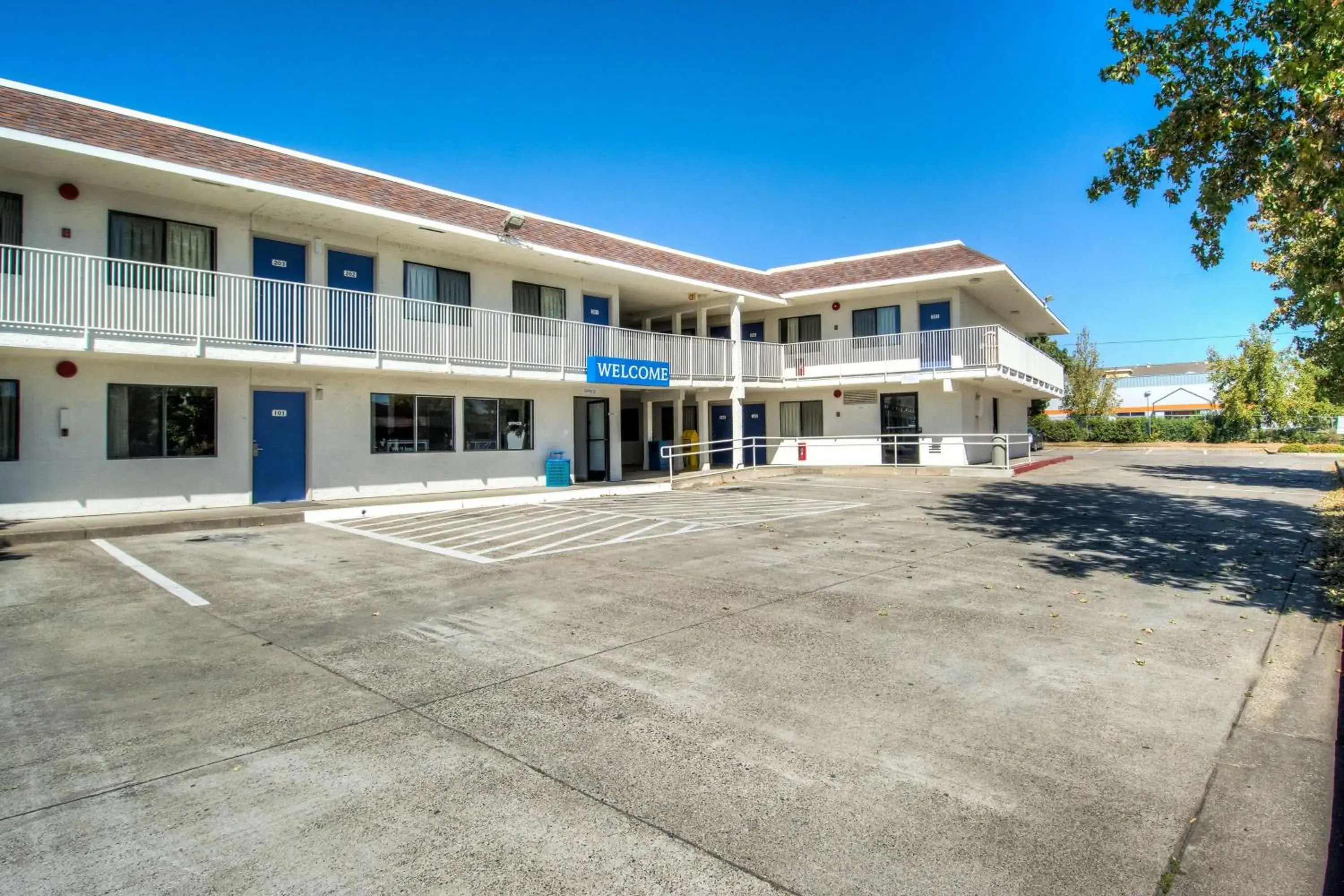 Property Building in Motel 6-Redding, CA - North