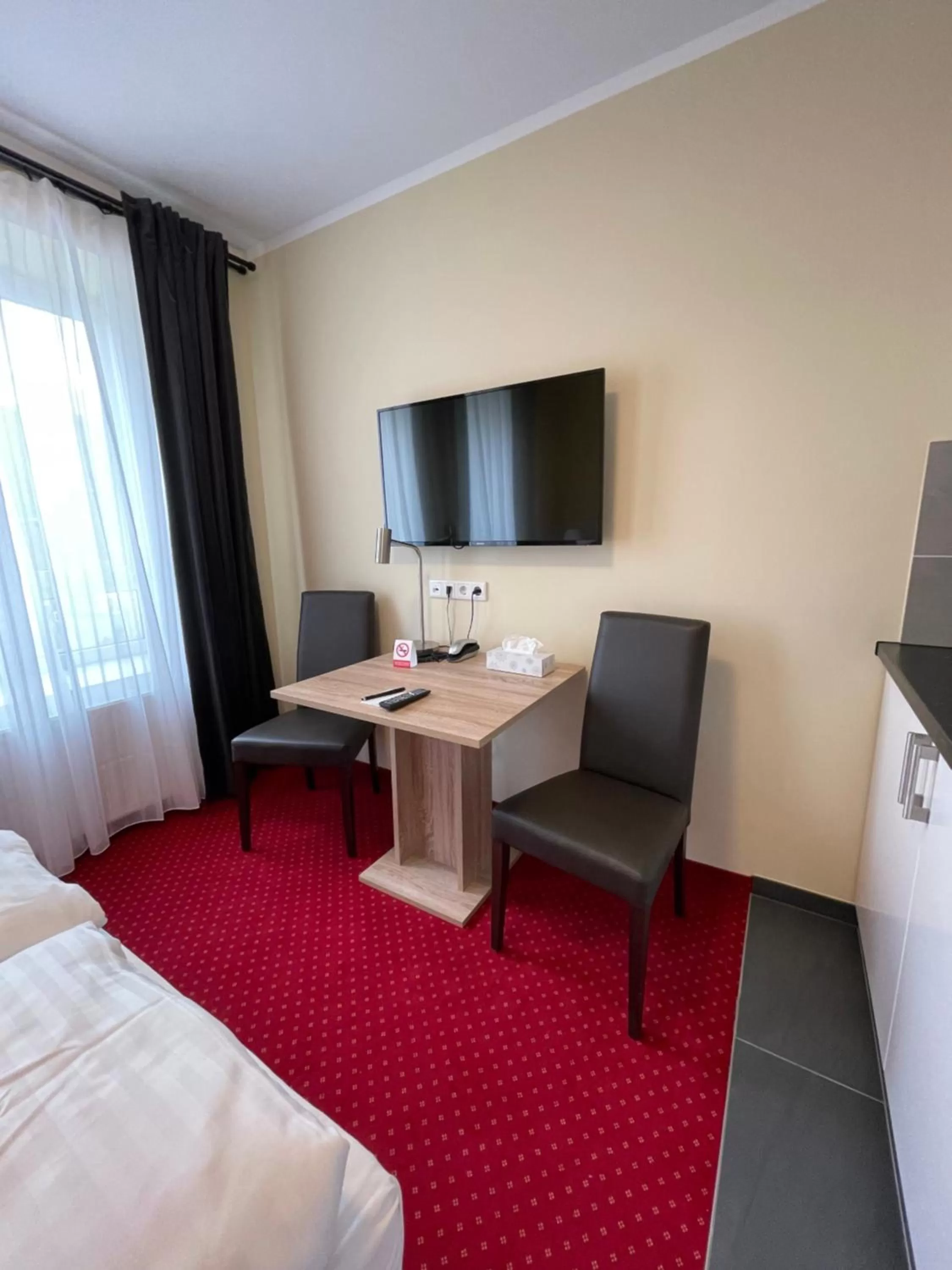 Photo of the whole room, Bed in Palm Premium Hotel & Apartments