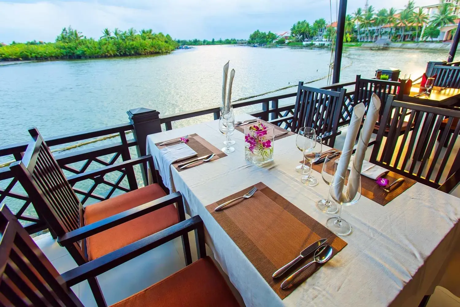 Restaurant/Places to Eat in Hoi An Beach Resort