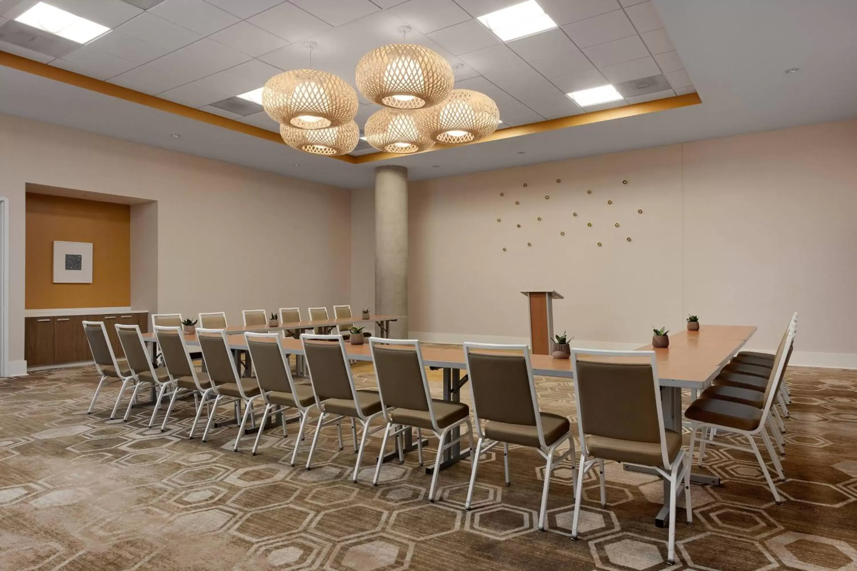 Meeting/conference room in SpringHill Suites by Marriott San Diego Oceanside/Downtown