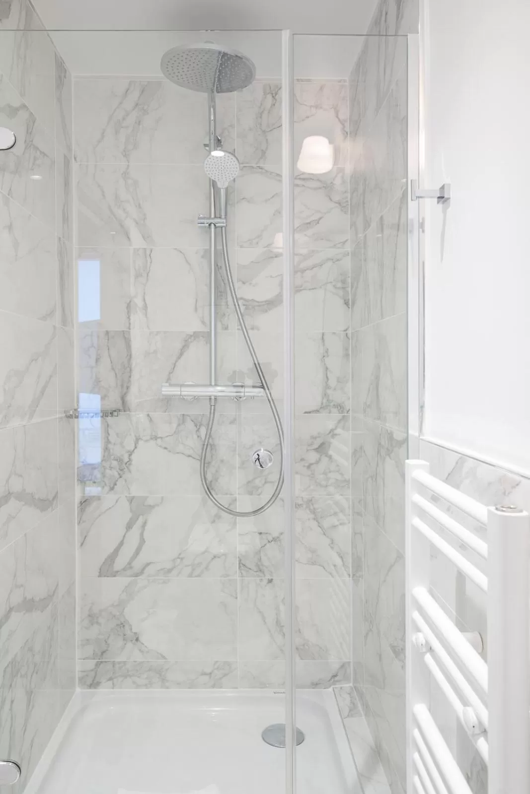 Shower in Hôtel 31 - Paris Tour Eiffel