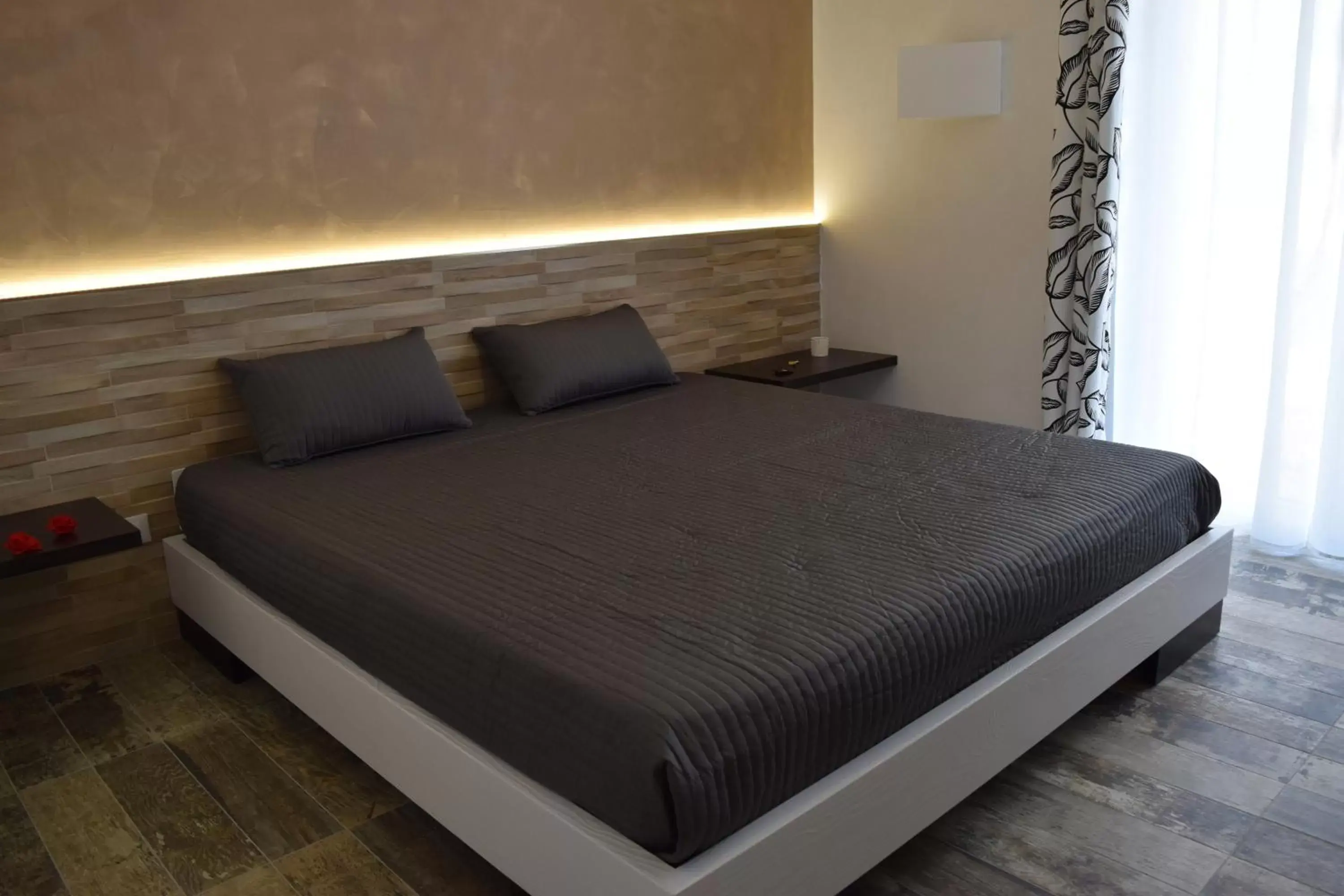 Photo of the whole room, Bed in La Suite Negli Orti