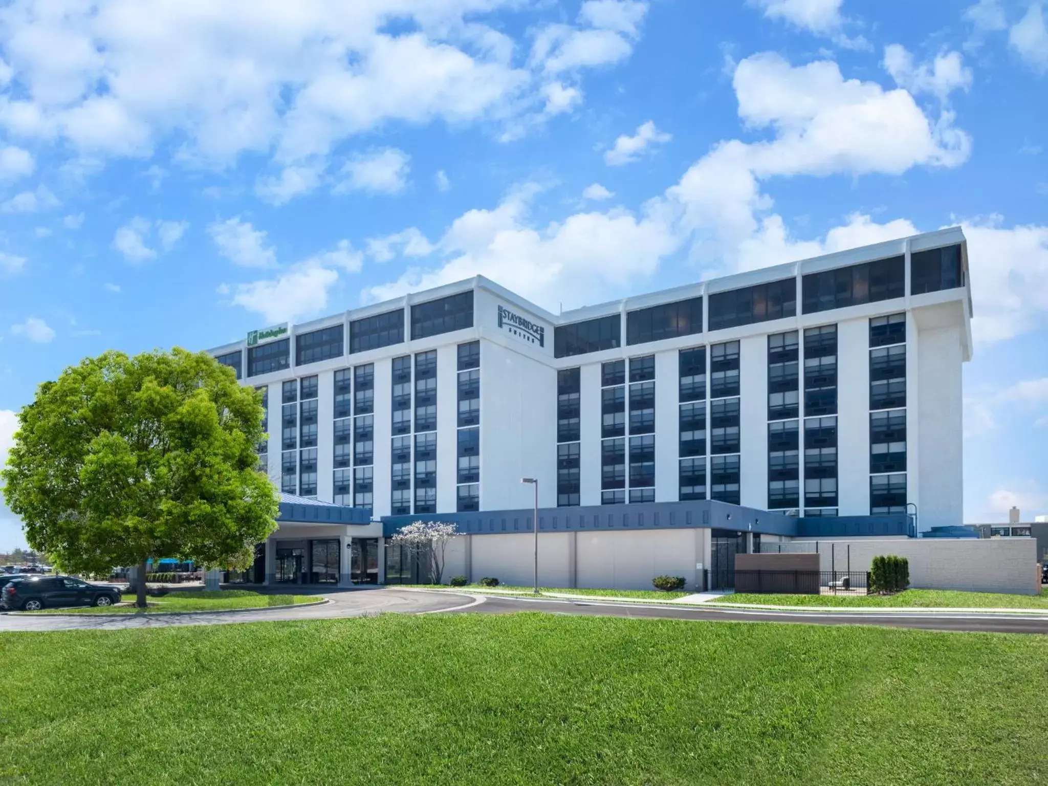 Property Building in Staybridge Suites Chicago O'Hare - Rosemont, an IHG Hotel