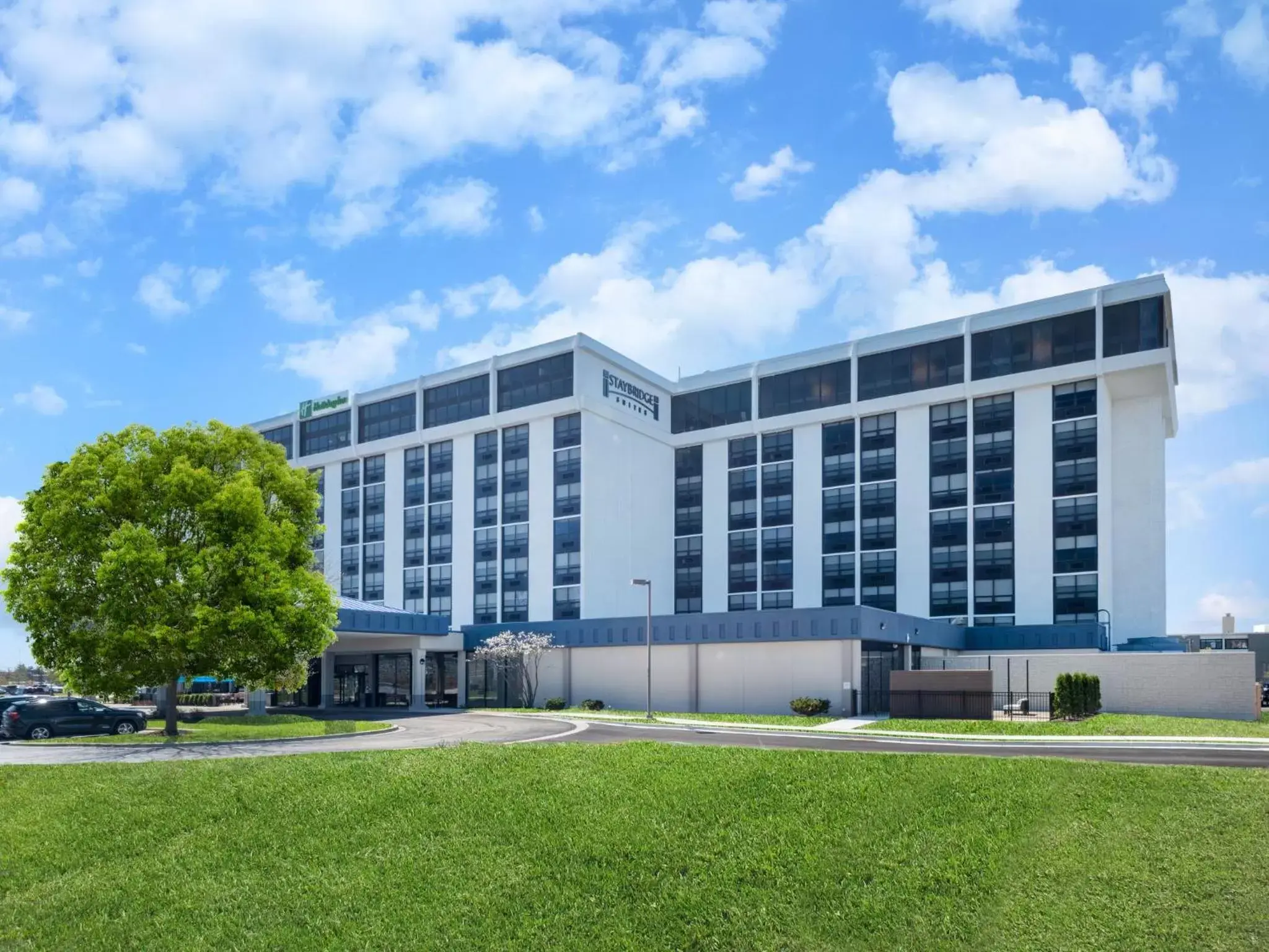 Property building in Staybridge Suites Chicago O'Hare - Rosemont by IHG Property building in Staybridge Suites Chicago O'Hare - Rosemont by IHG