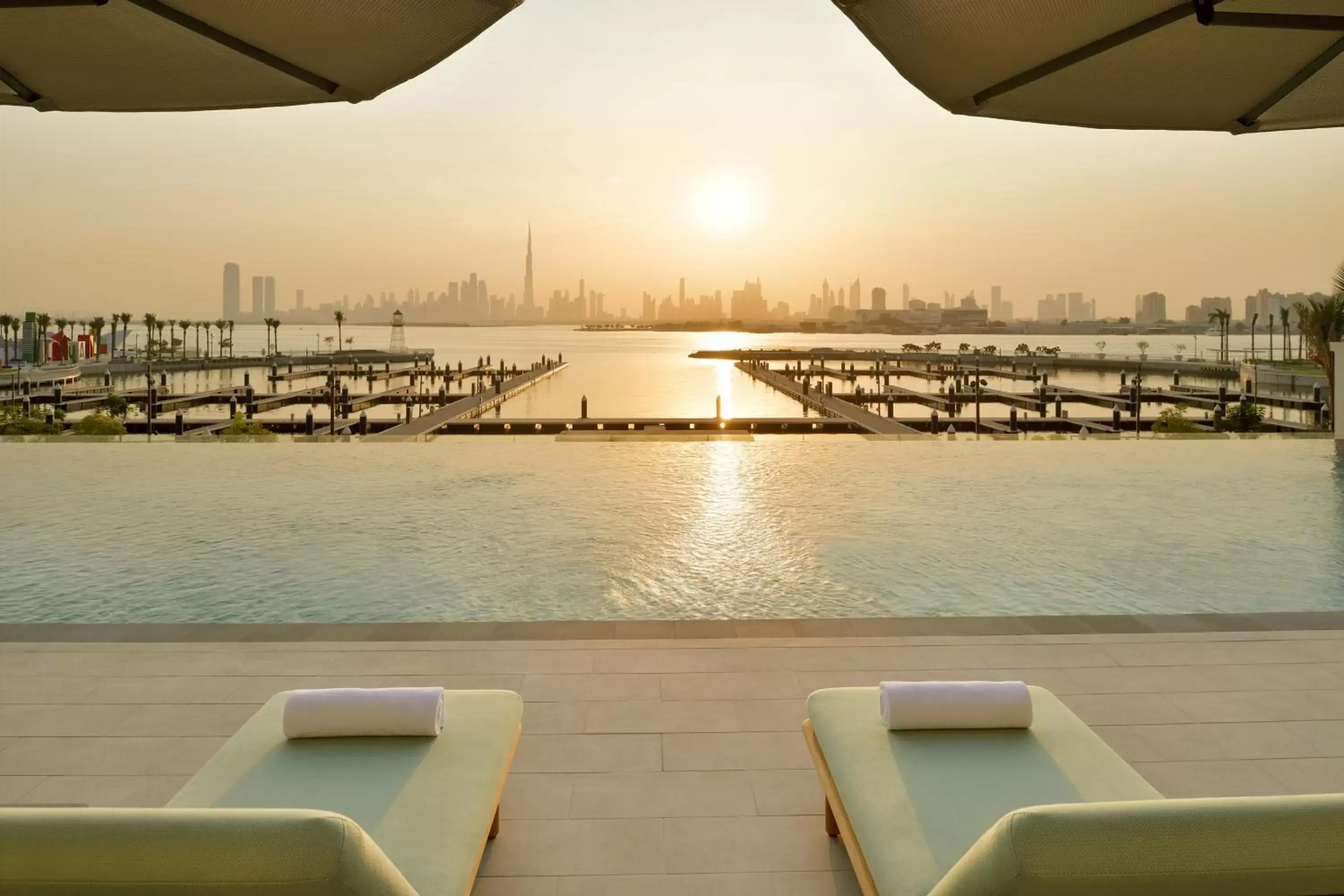 Swimming pool in Vida Creek Harbour Swimming pool in Vida Creek Harbour