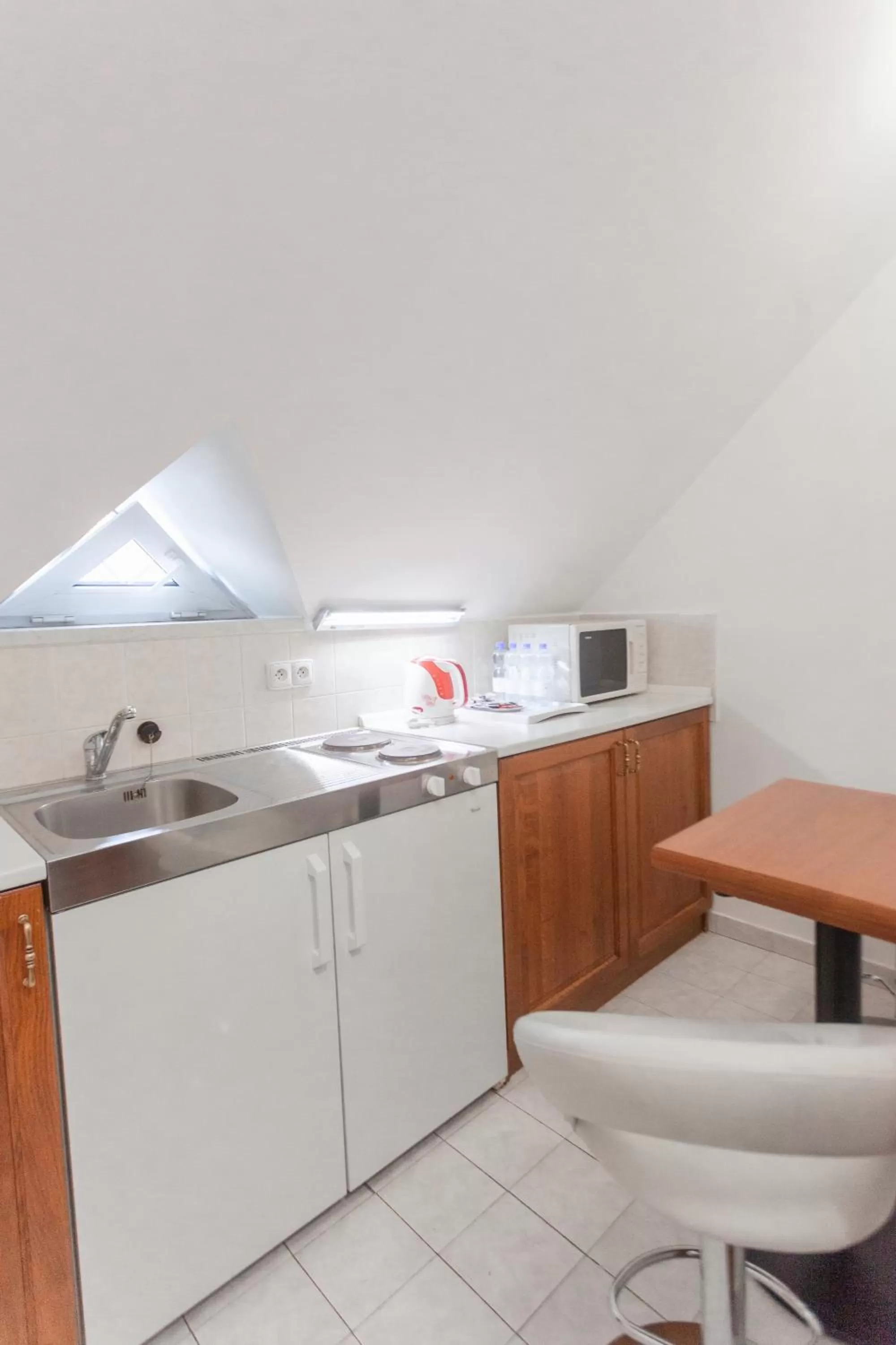 Coffee/tea facilities in Hotel Peko