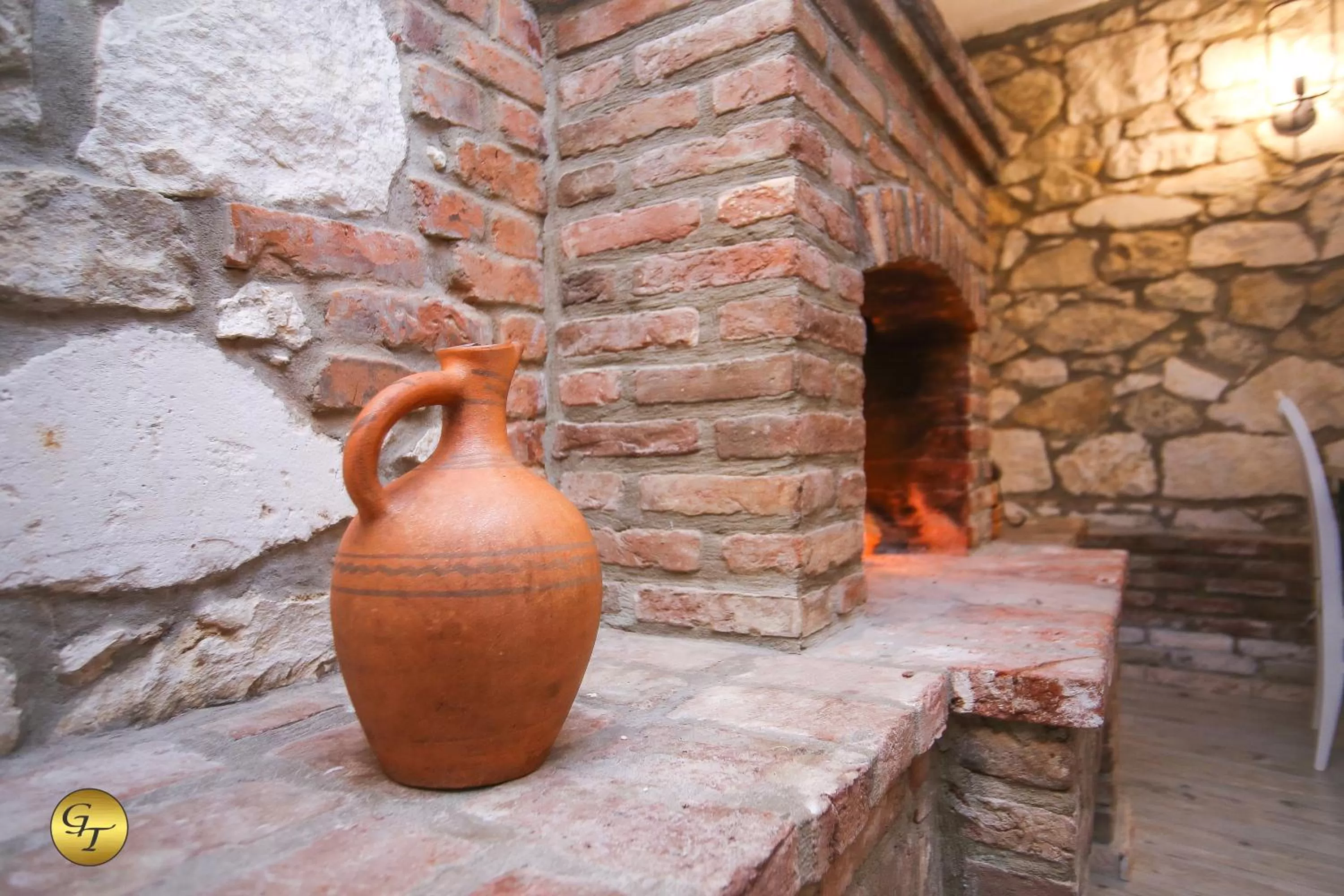 Restaurant/places to eat in Hotel Green Town