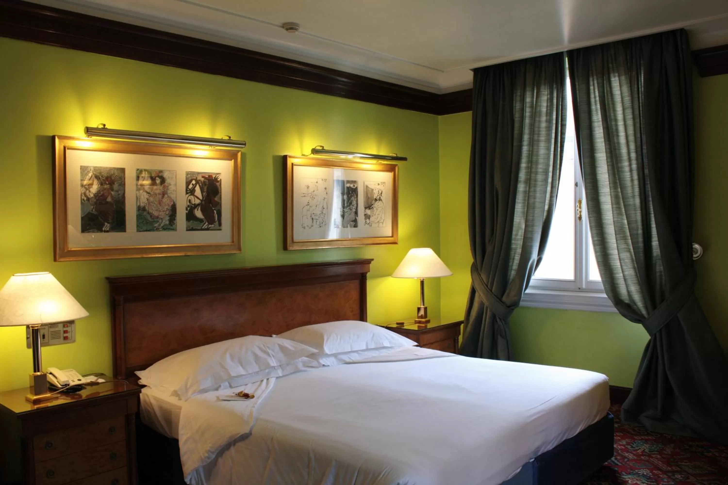Night, Bed in Hotel Albani Firenze