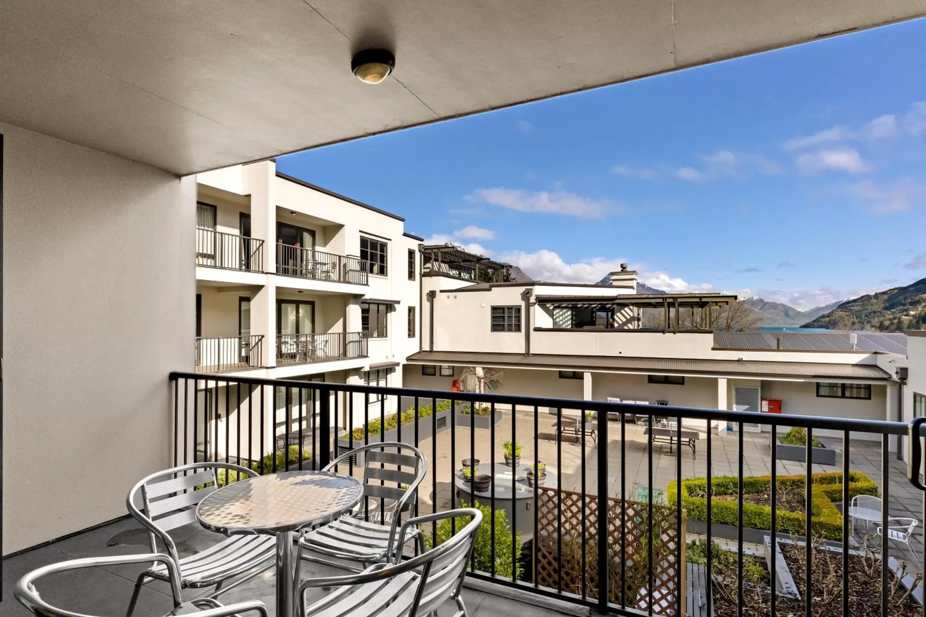 Apartment with Balcony in The Glebe Apartments