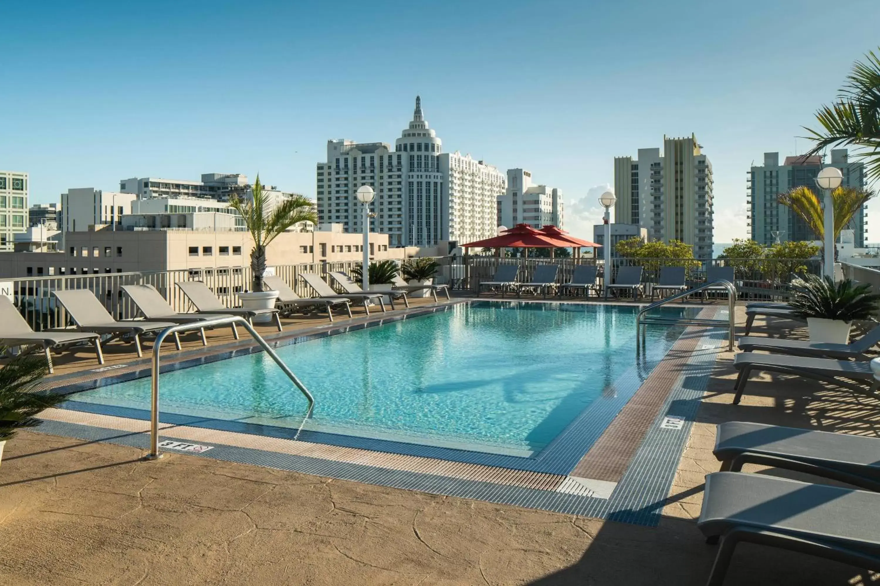 Swimming Pool in Courtyard Miami Beach South Beach