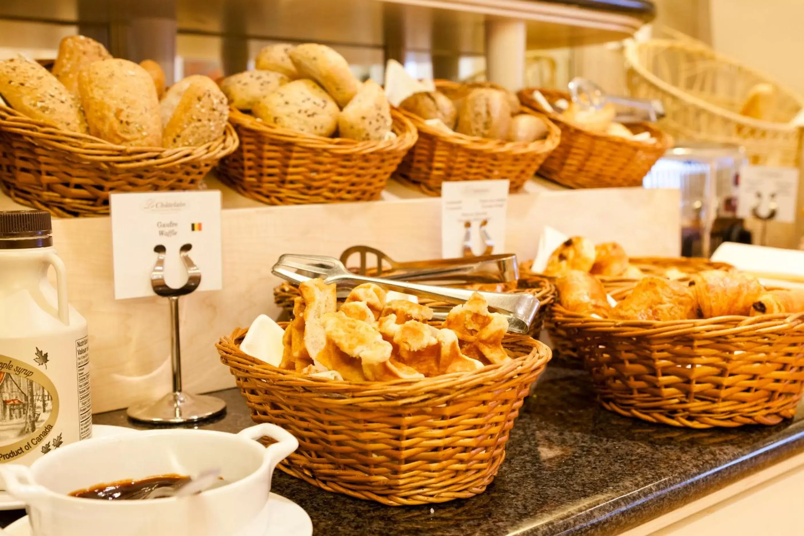 Buffet breakfast, Food in Hotel Le Chatelain