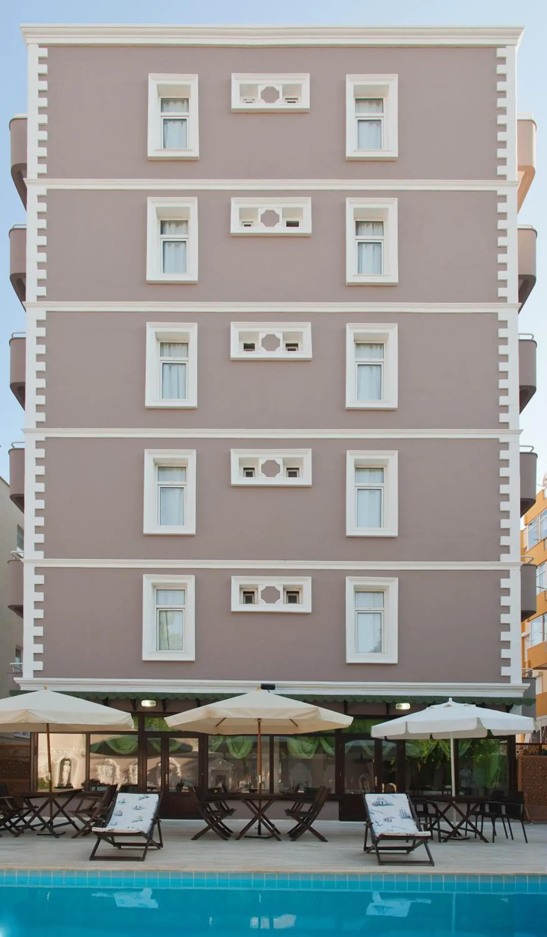 Area and facilities, Property Building in Triana Hotel