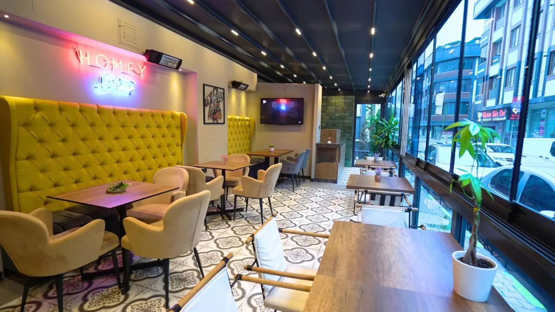 Restaurant/places to eat in Homey AirPort Hotel Restaurant/places to eat in Homey AirPort Hotel