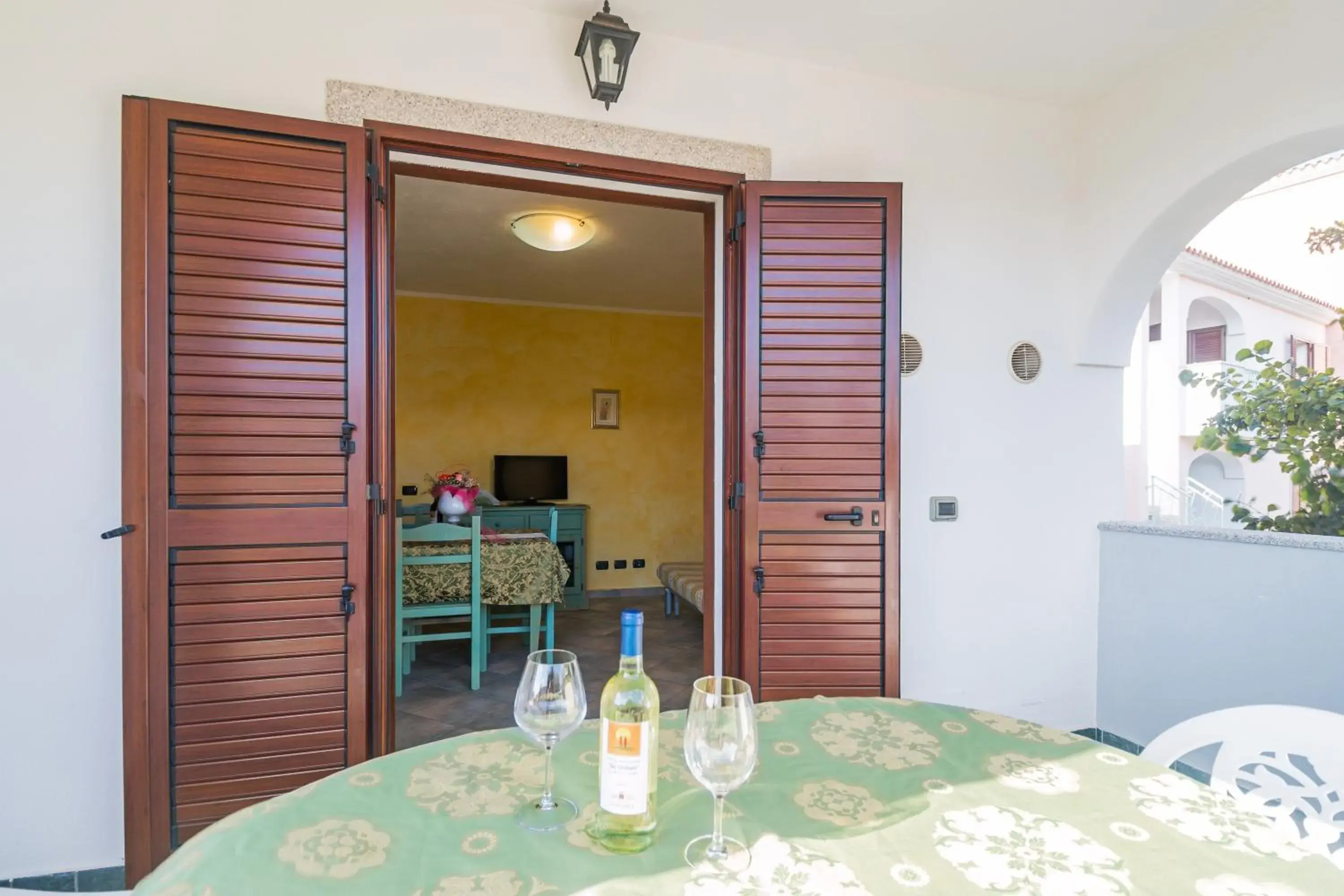 Patio, Dining Area in Albergo Residenziale Gli Ontani