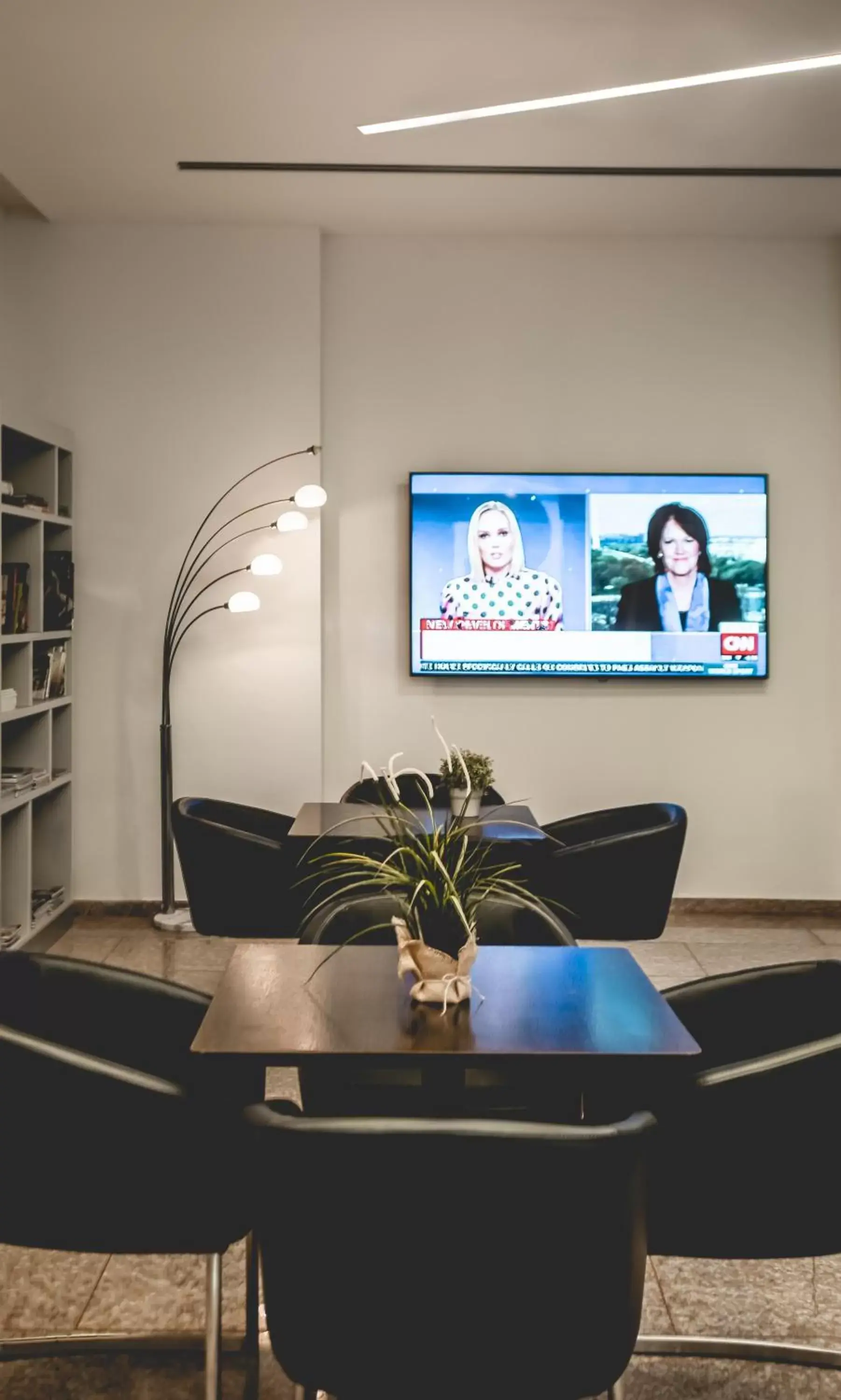 Lobby or reception, TV/Entertainment Center in Benjamin Business Hotel