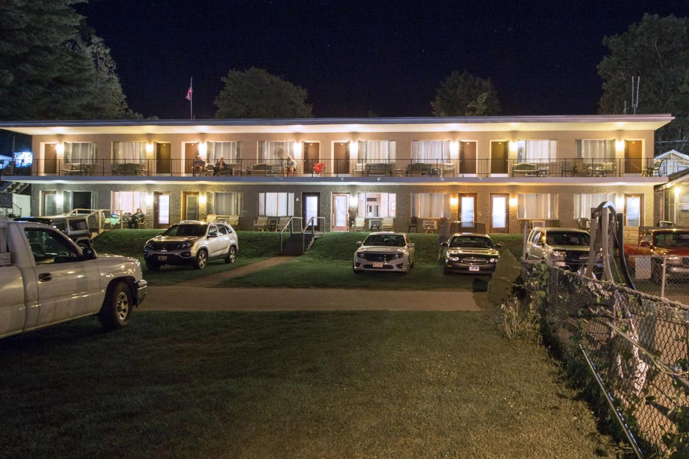 Property building in Half Moon Motel & Cottages